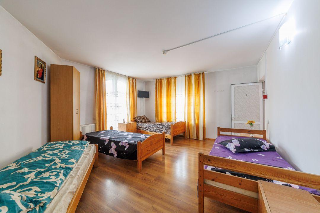 De inchiriat CASA spatioasa si curte proprie Gavana -Alunului - 19