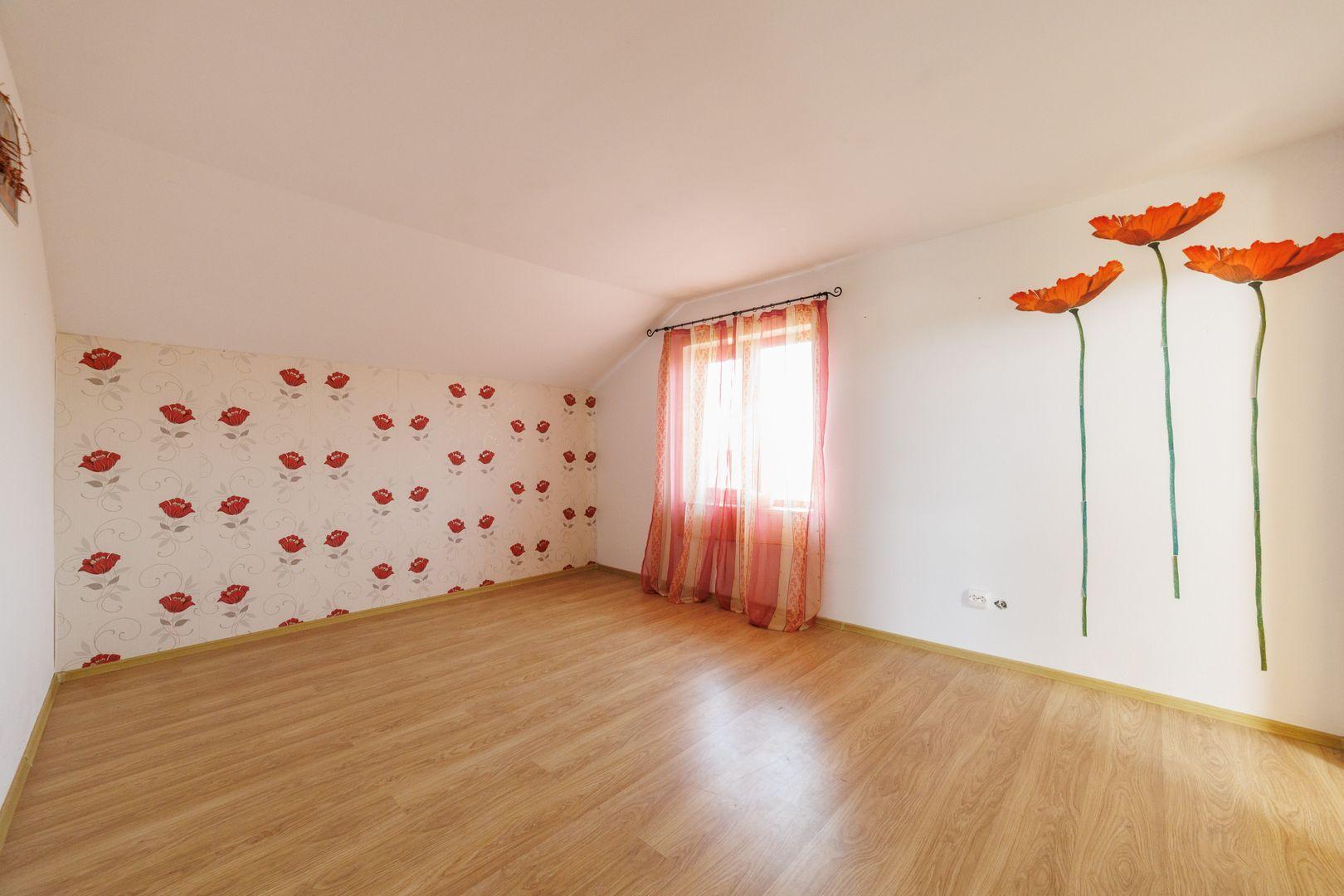 Casa P+M cu 4 camere si teren de 705 mp | Pitesti – Strada Zborului - 17