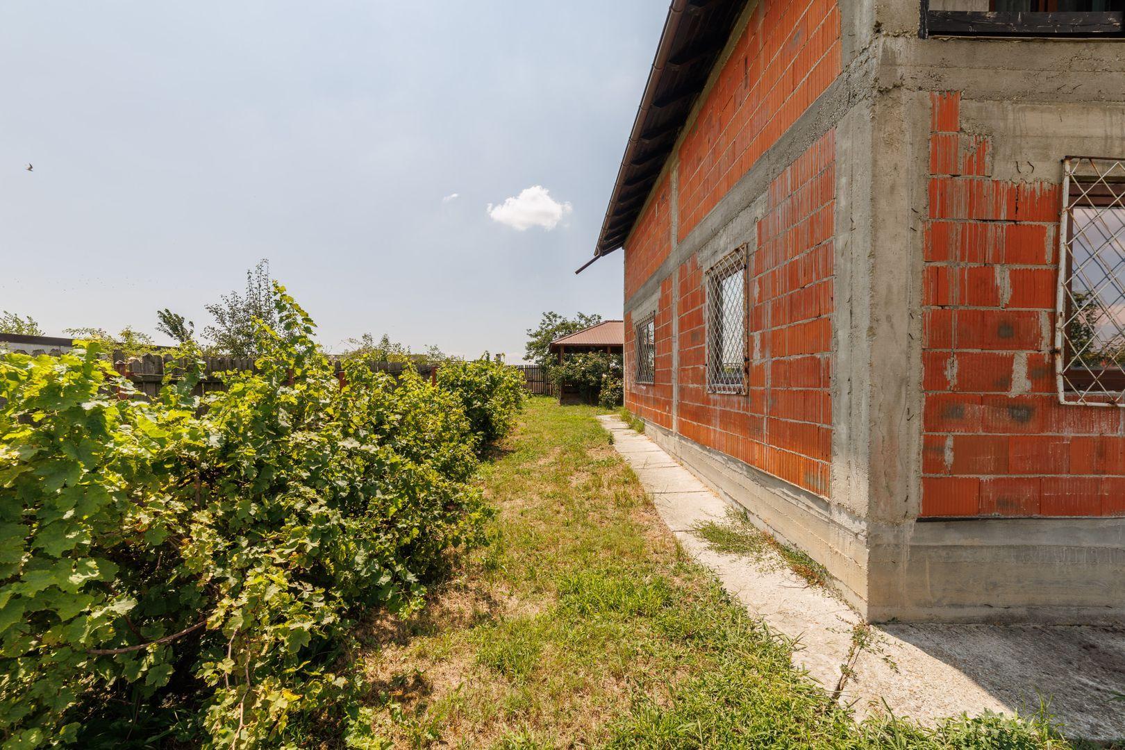 Casa P+M cu 4 camere si teren de 705 mp | Pitesti – Strada Zborului - 32