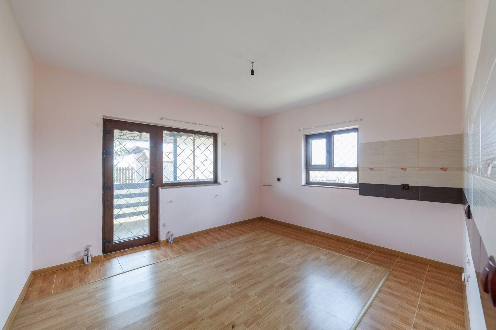 Casa P+M cu 4 camere si teren de 705 mp | Pitesti – Strada Zborului - 14