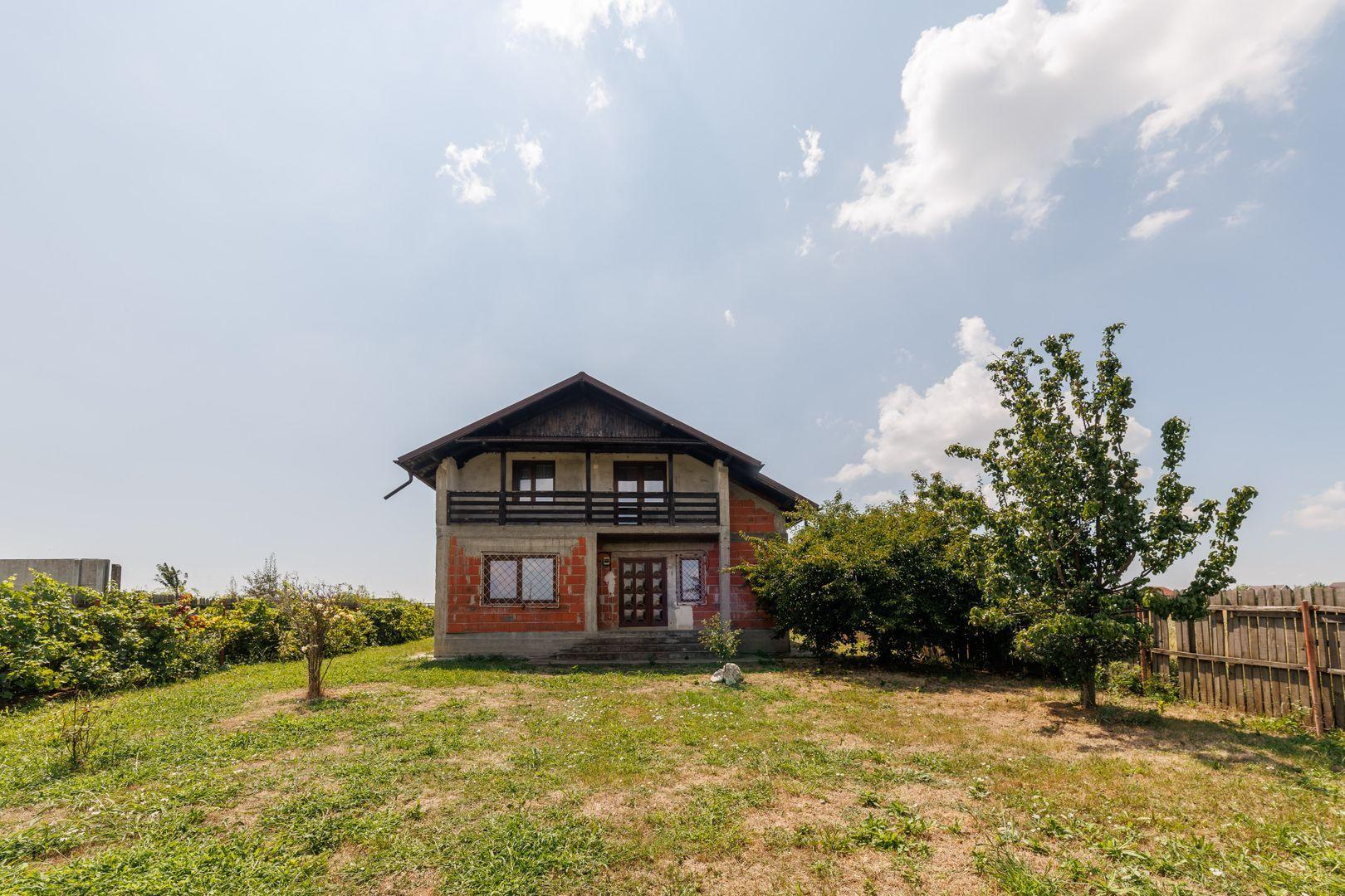 Casa P+M cu 4 camere si teren de 705 mp | Pitesti – Strada Zborului - 34