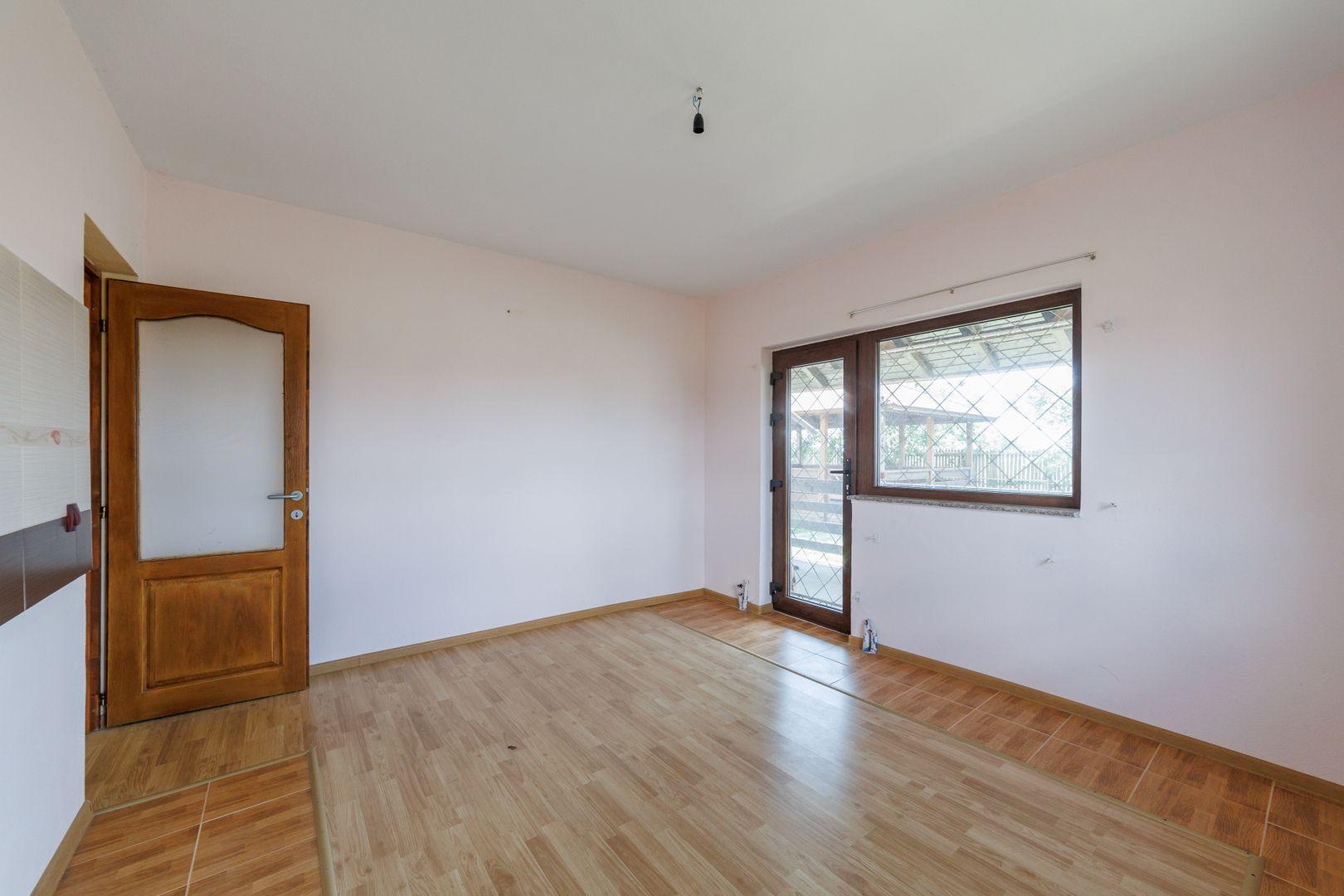 Casa P+M cu 4 camere si teren de 705 mp | Pitesti – Strada Zborului - 11
