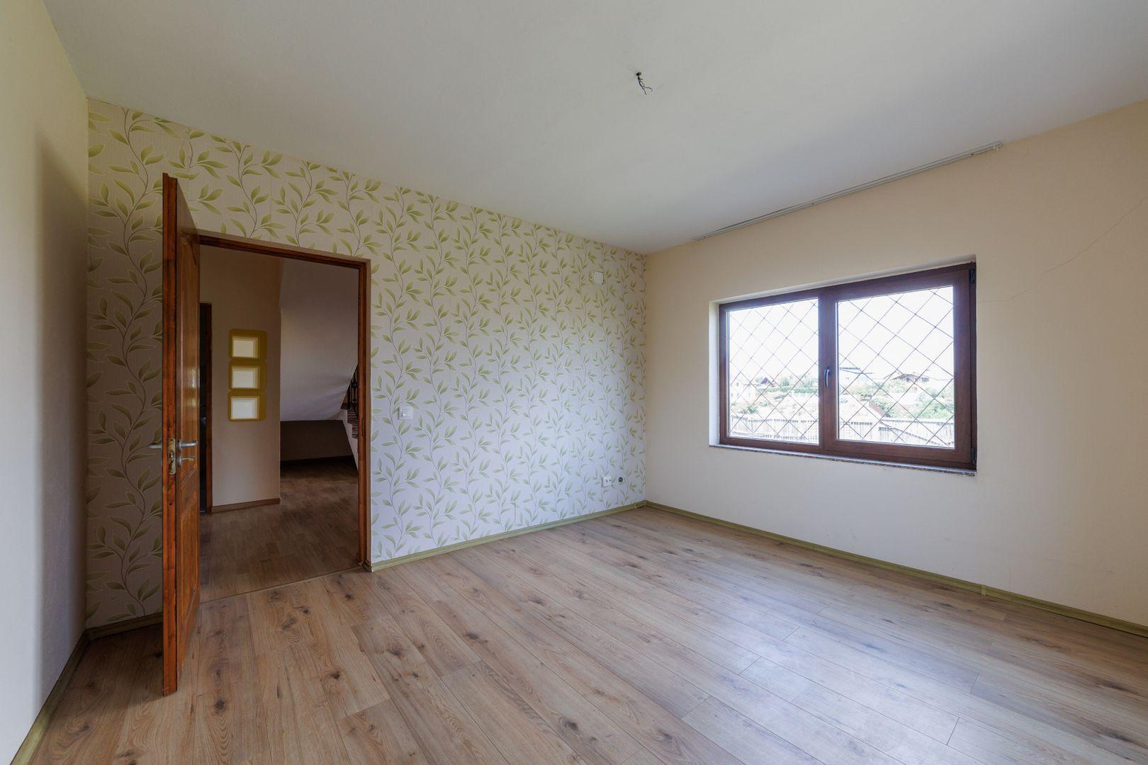Casa P+M cu 4 camere si teren de 705 mp | Pitesti – Strada Zborului - 18
