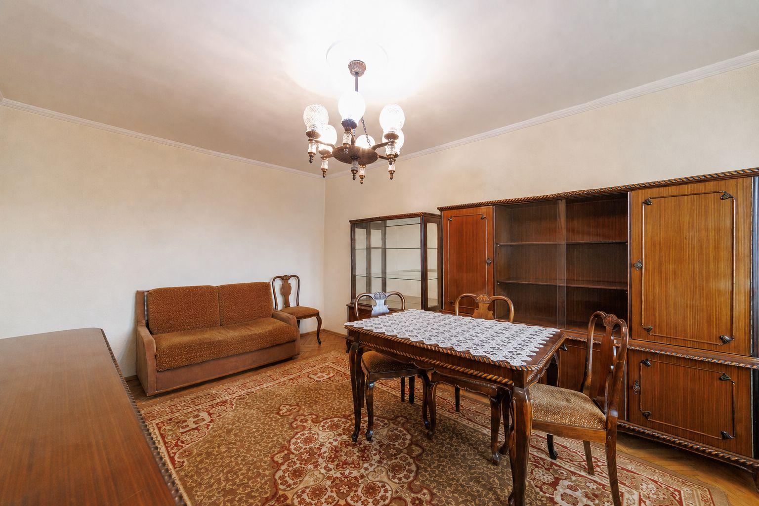 Apartament luminos cu 3 camere și balcon – Exercițiu - 2