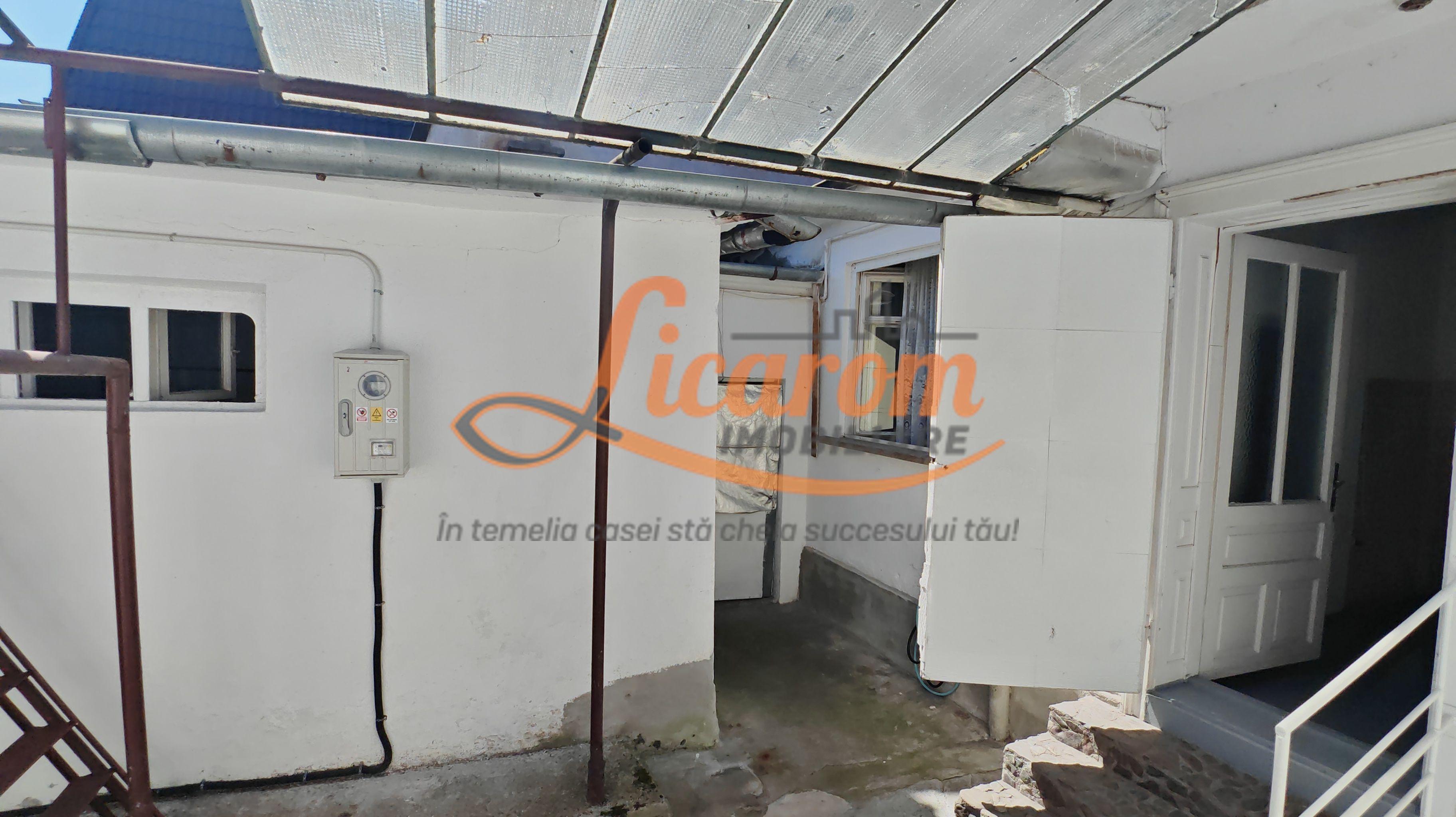 Blumana Proprietate singur in curte,2 corpuri de casa, fara amenajari - 4
