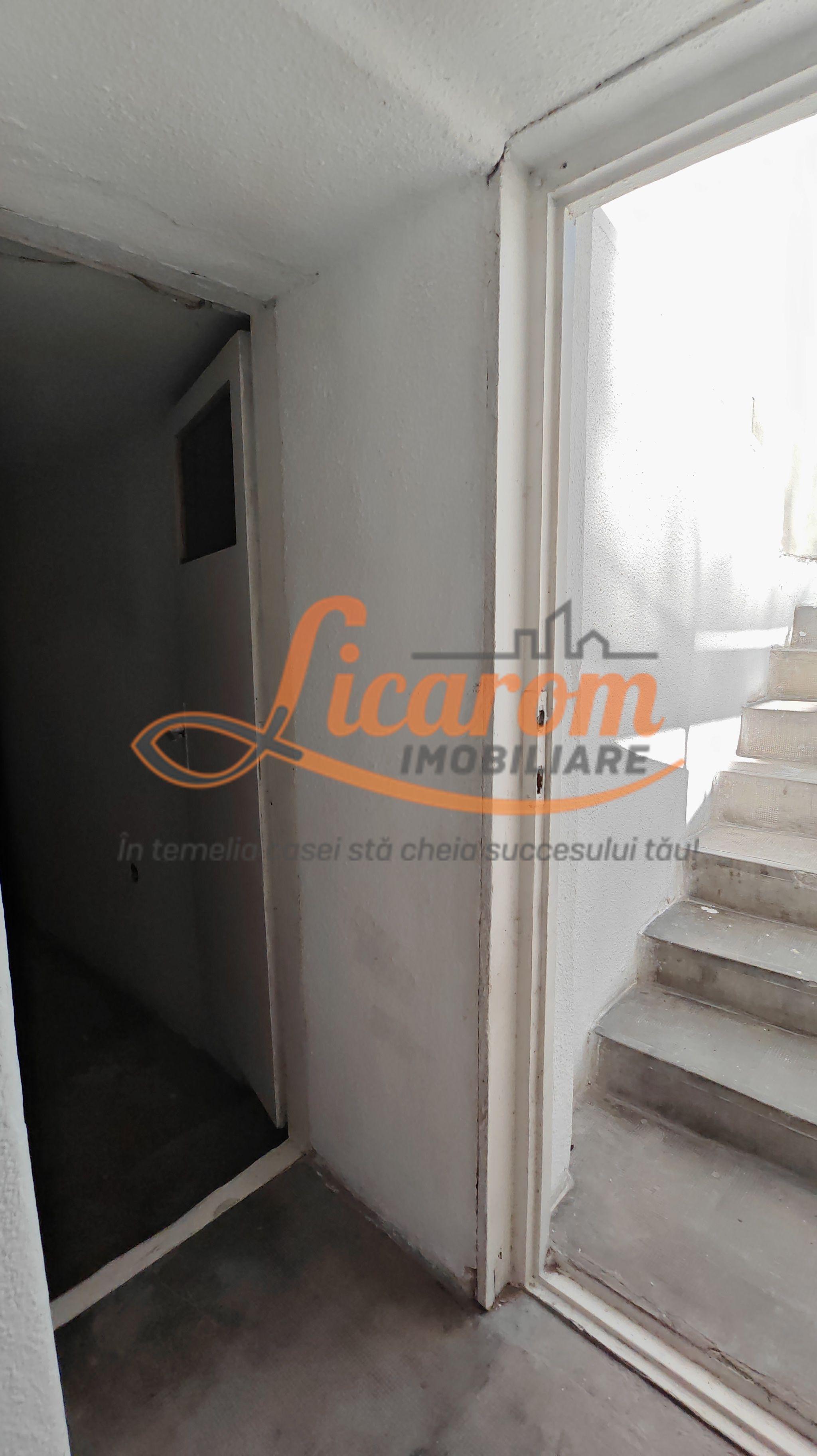 Blumana Proprietate singur in curte,2 corpuri de casa, fara amenajari - 7