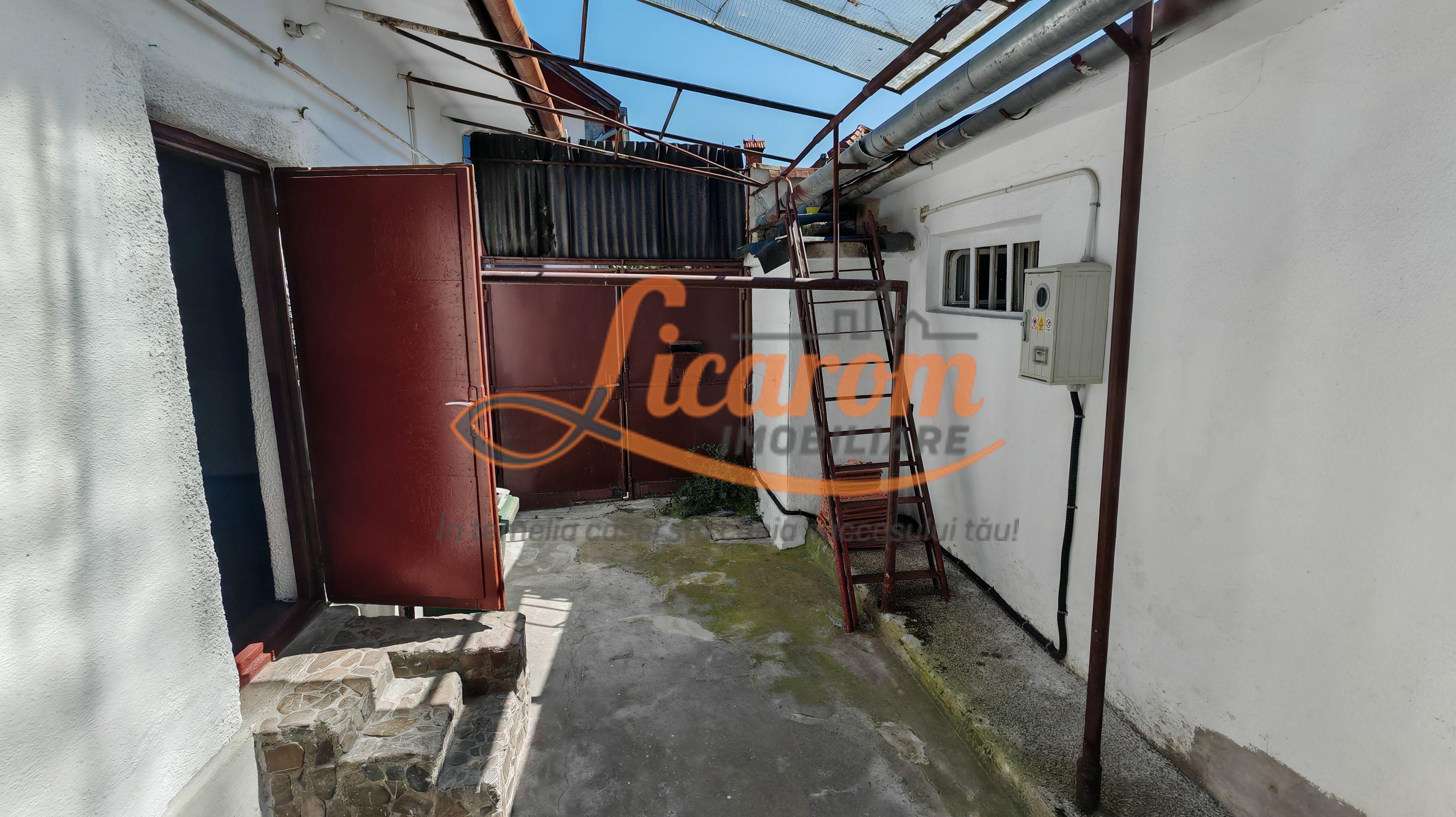 Blumana Proprietate singur in curte,2 corpuri de casa, fara amenajari - 9
