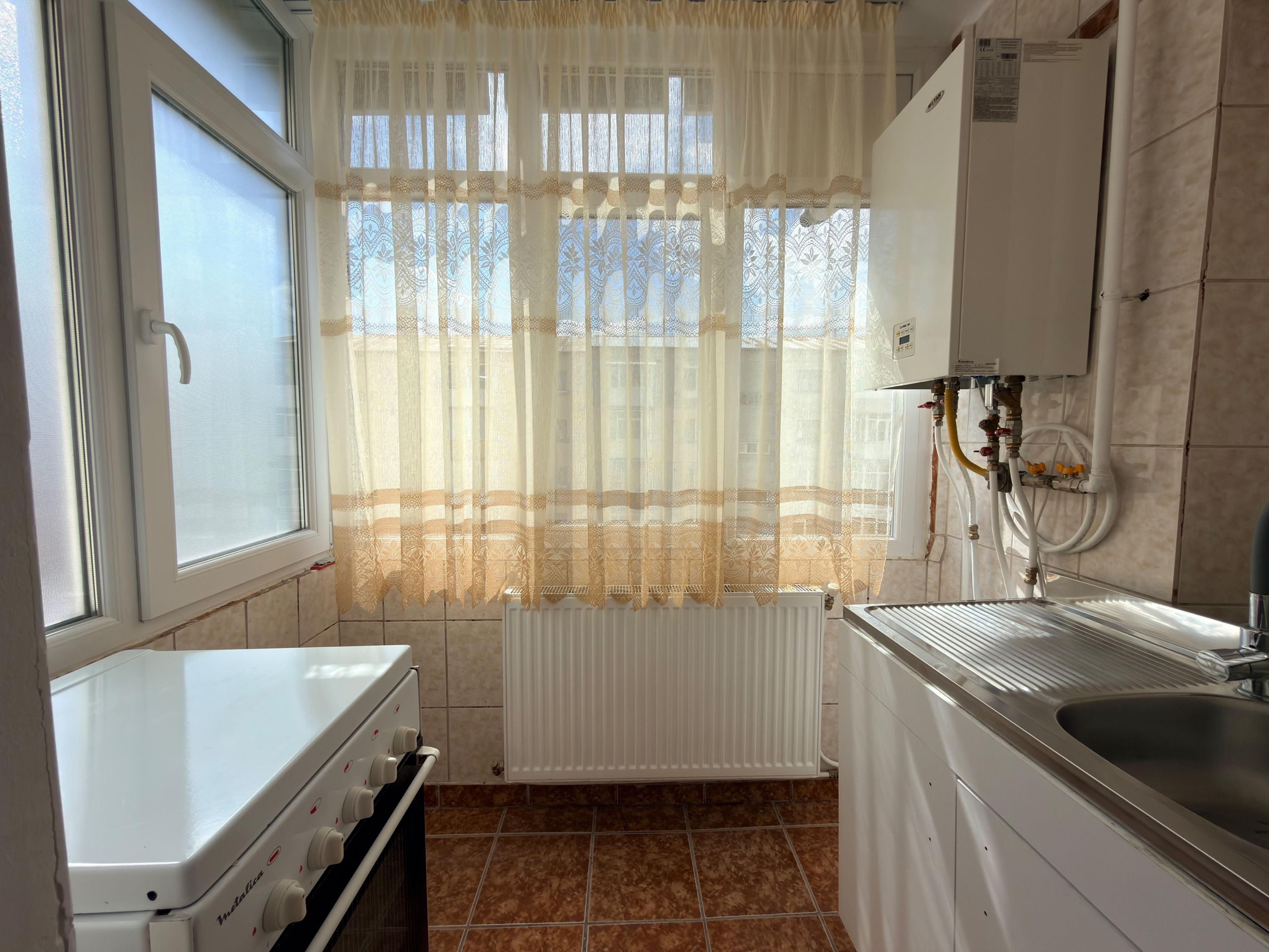 Apartament 3 camere etaj 3- Campulung-Zona Visoi! - 8