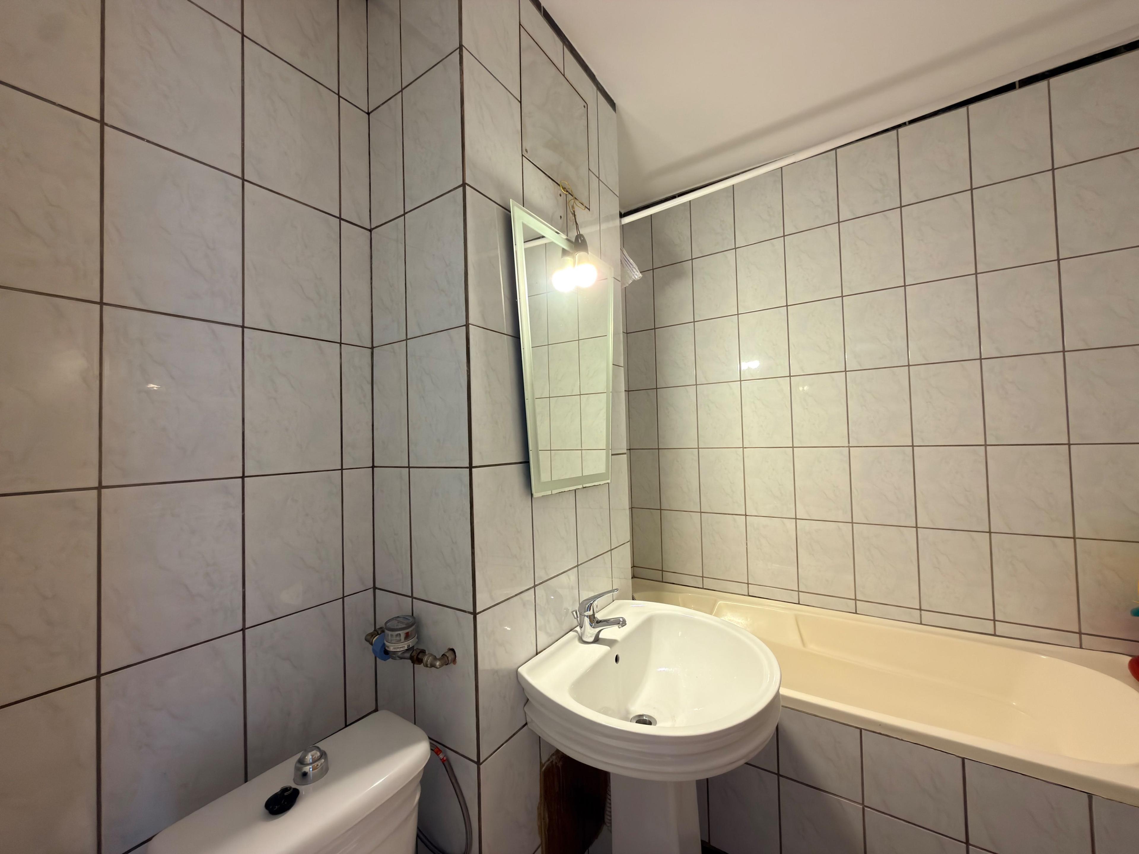 Apartament 3 camere etaj 3- Campulung-Zona Visoi! - 7