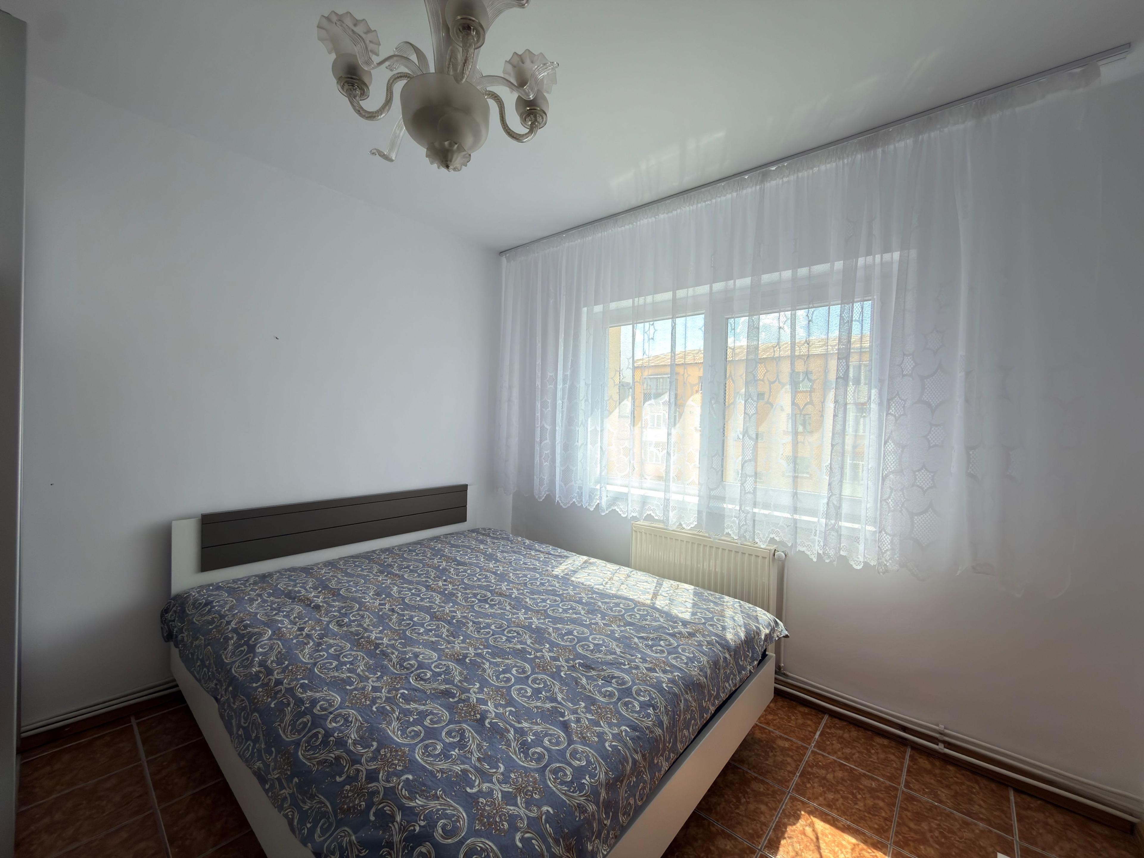 Apartament 3 camere etaj 3- Campulung-Zona Visoi! - 3