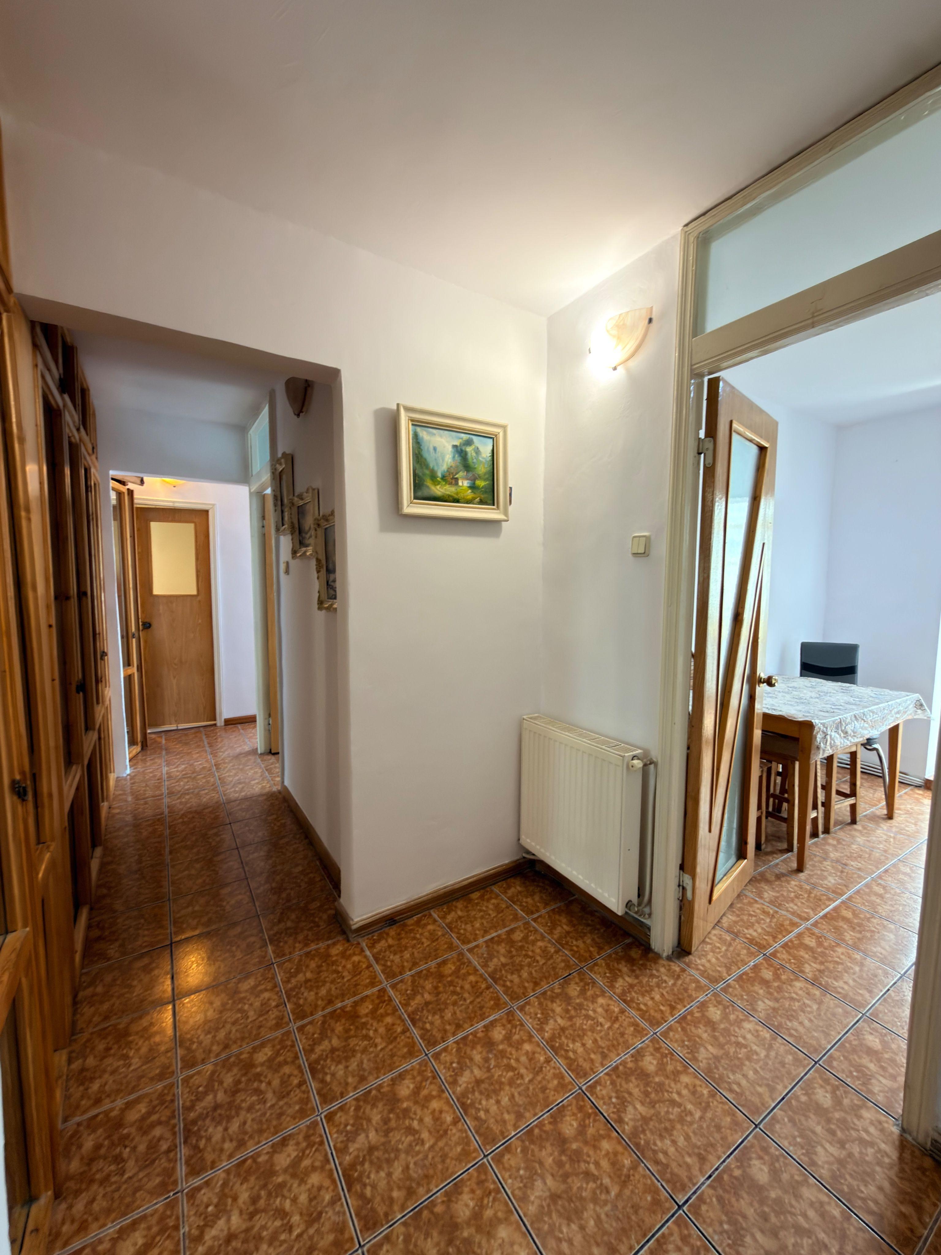 Apartament 3 camere etaj 3- Campulung-Zona Visoi! - 10