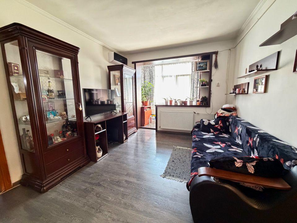 Apartament 2 camere semidecomandat zona Fratii Golesti - Gara - 1