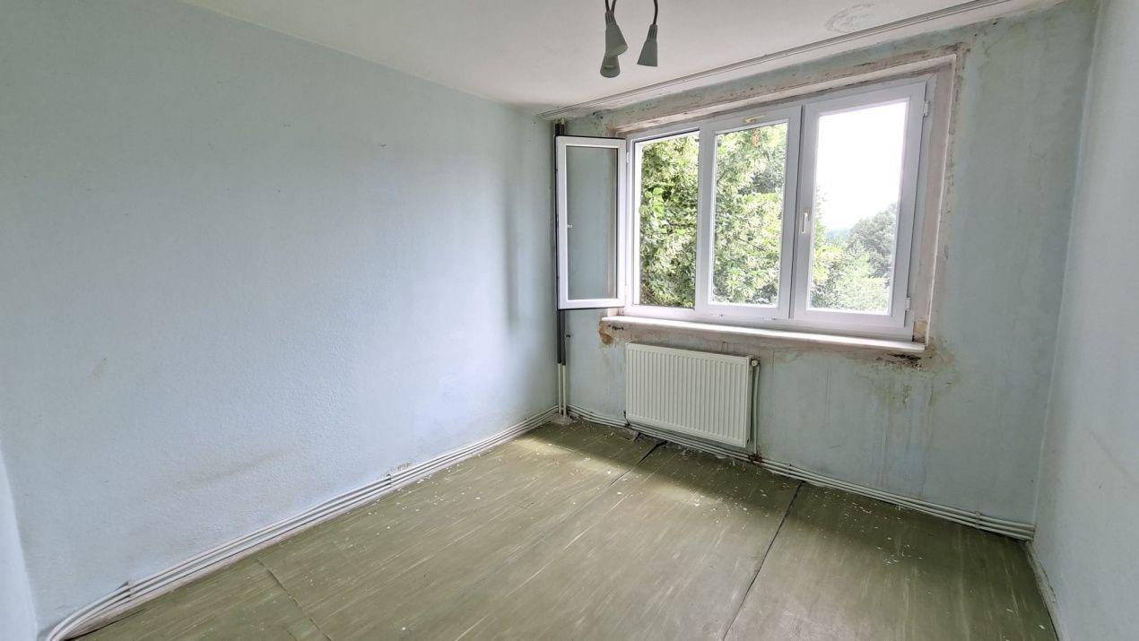 Apartament 4 camere Nord ,Etaj 3 la Poarta Scolii nr 14 - 3