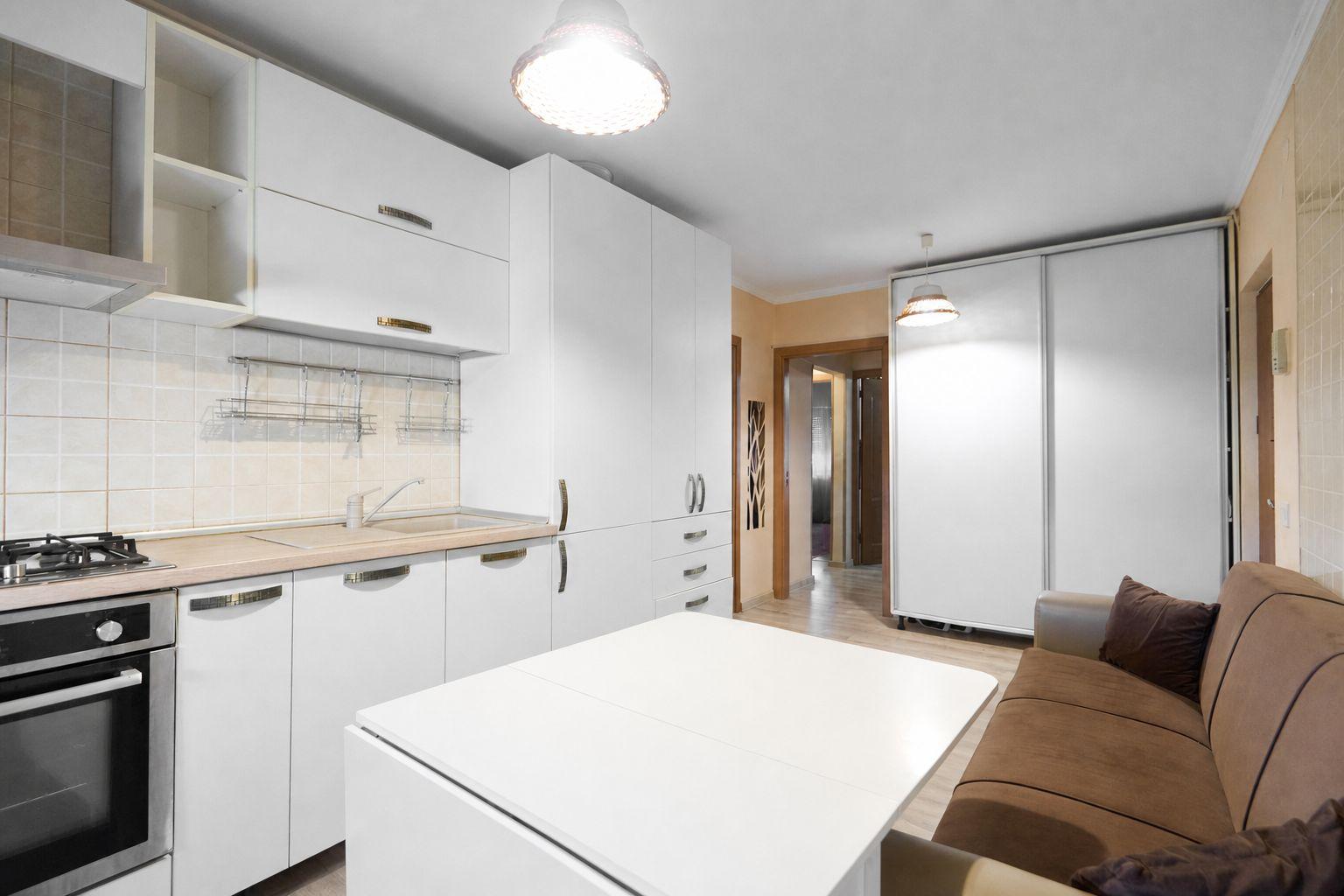Apartament cu 3 camere, 2 băi și balcon închis | Exercițiu - 1