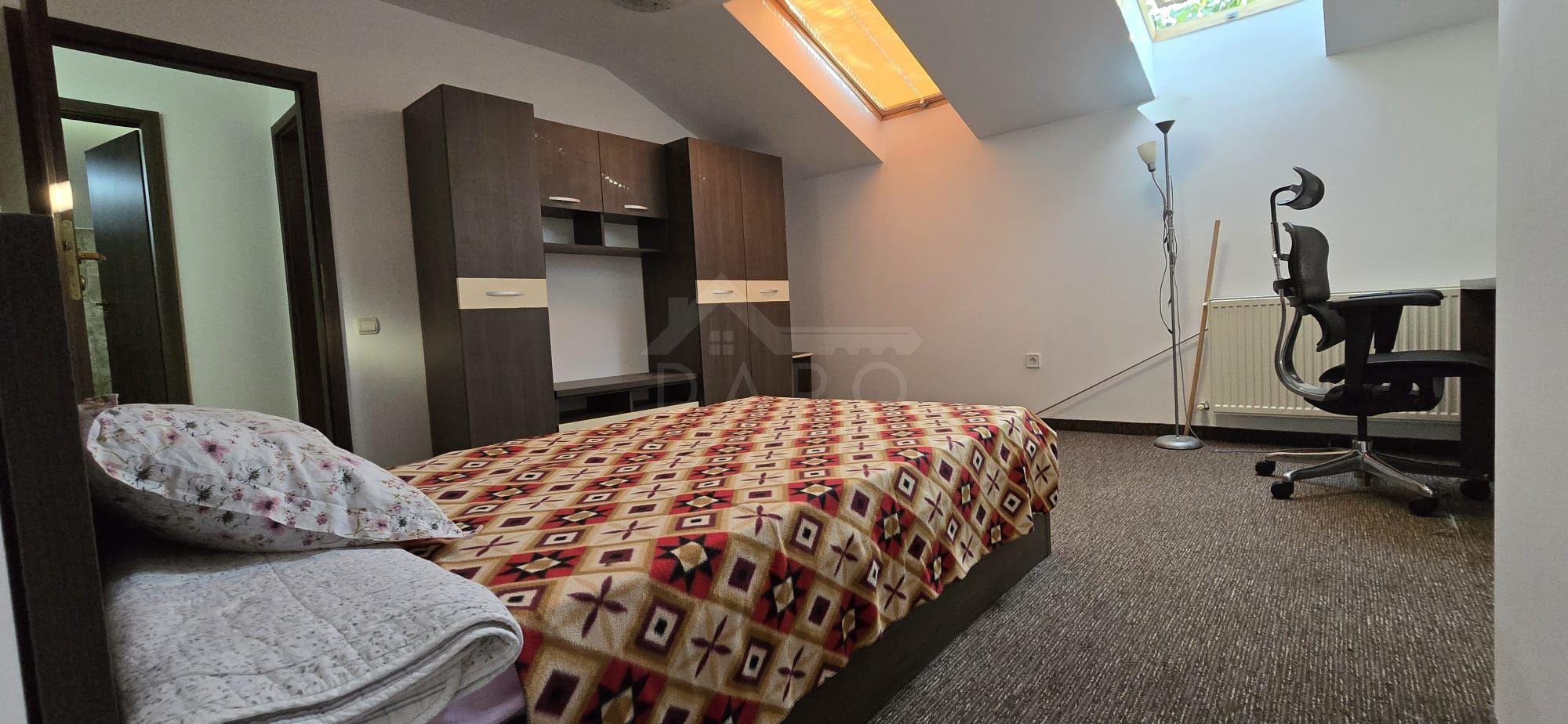 Apartament de inchiriat cu 5 camere aproape de UMF, in 7 noiembrie - 13