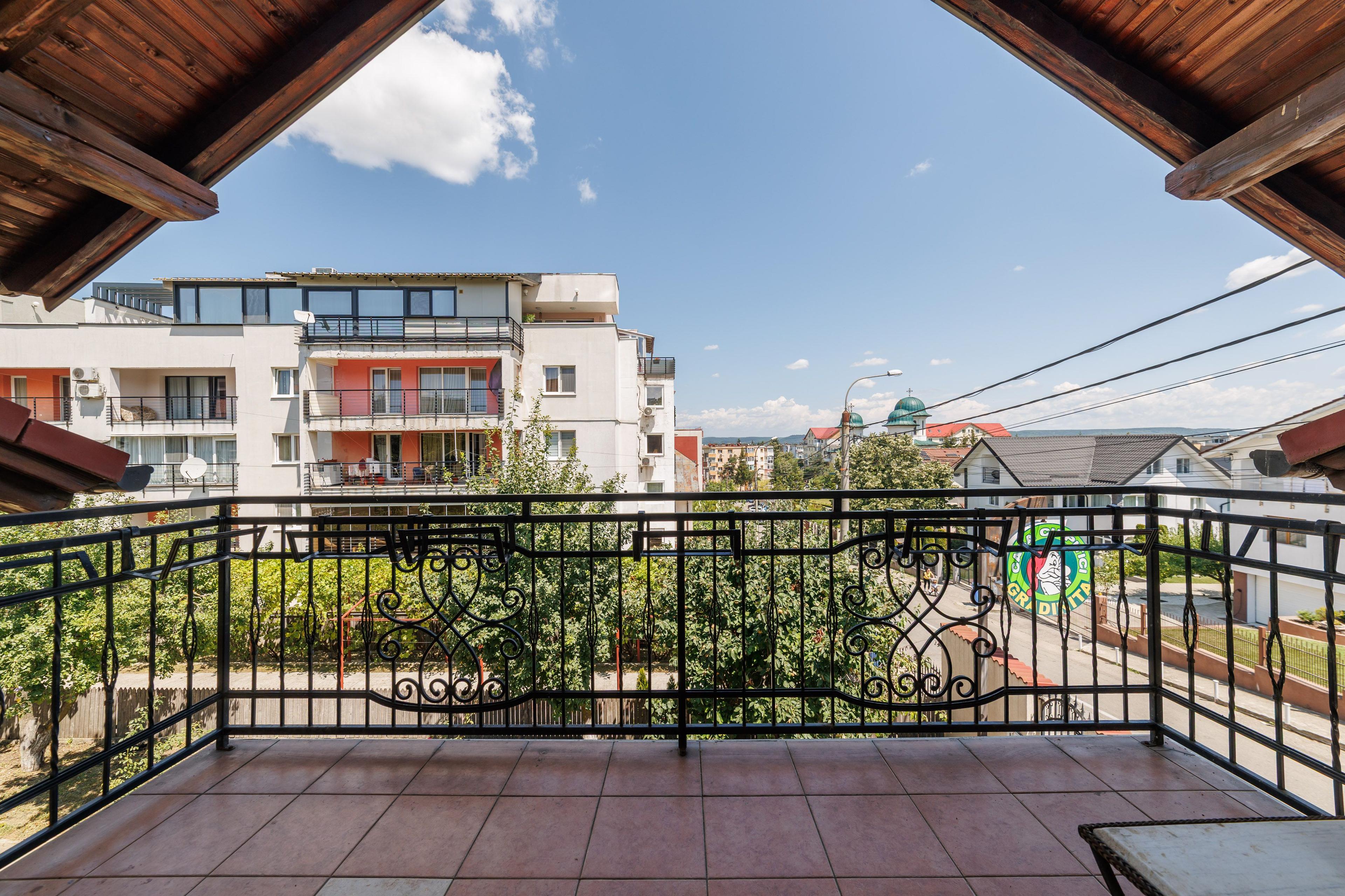 Proprietate multifunctionala | Doua cladiri | 581 mp | Pitesti - 11