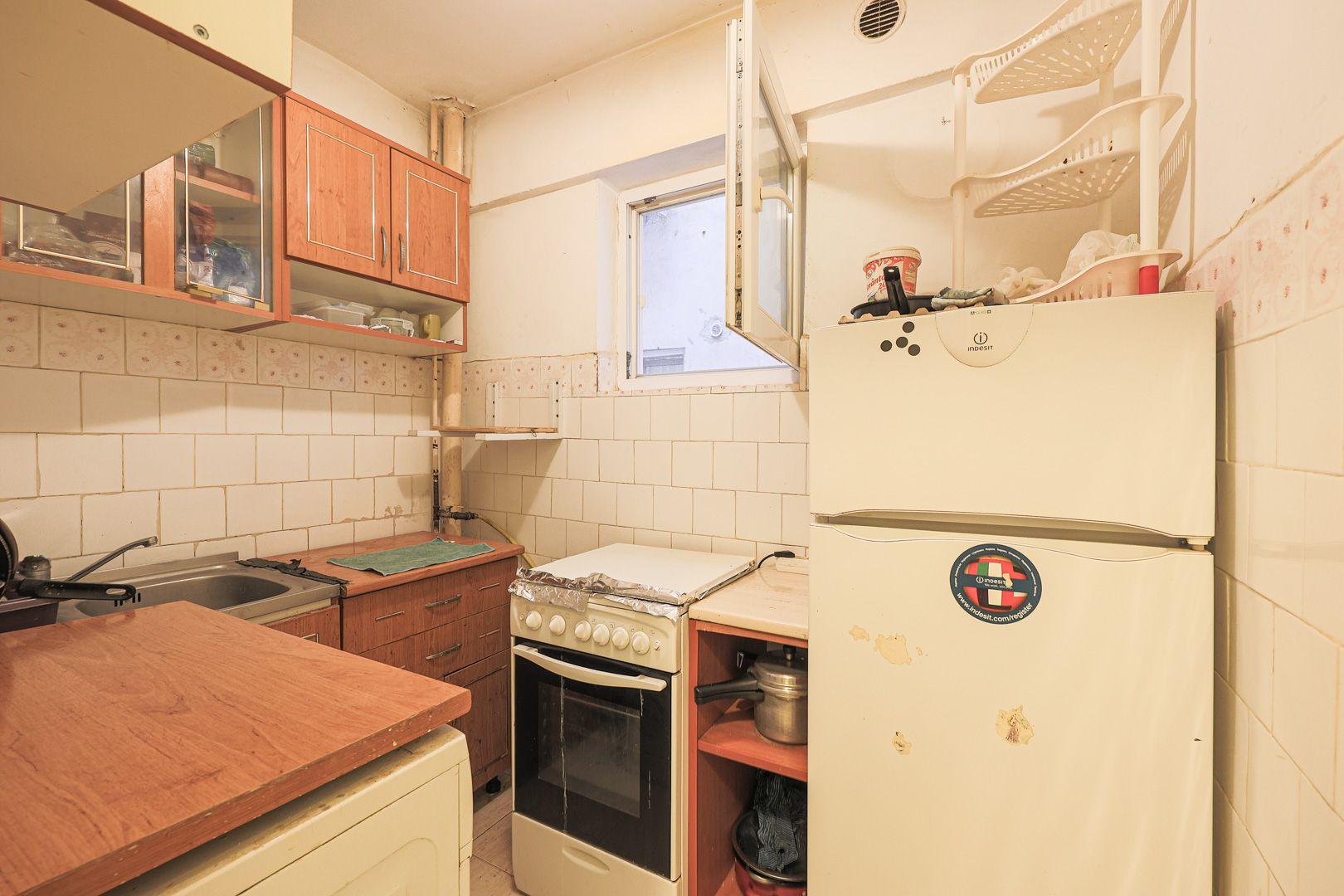 Apartament decomandat 2 camere - etaj 1 – Banu Maracine - COMISION 0 - 4