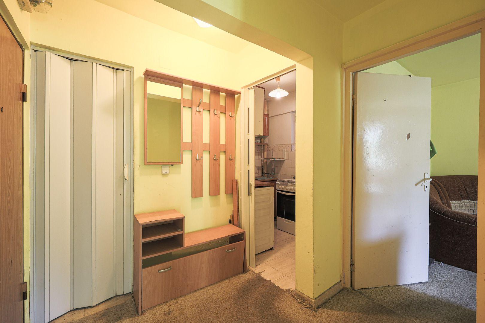 Apartament decomandat 2 camere - etaj 1 – Banu Maracine - COMISION 0 - 5