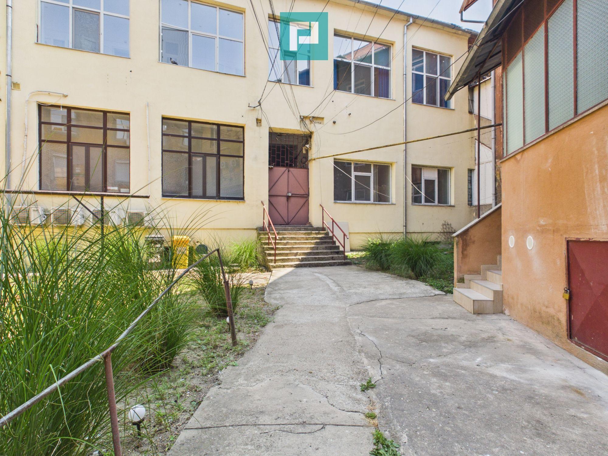 Apartament 2 camere zona Sinaia - 32