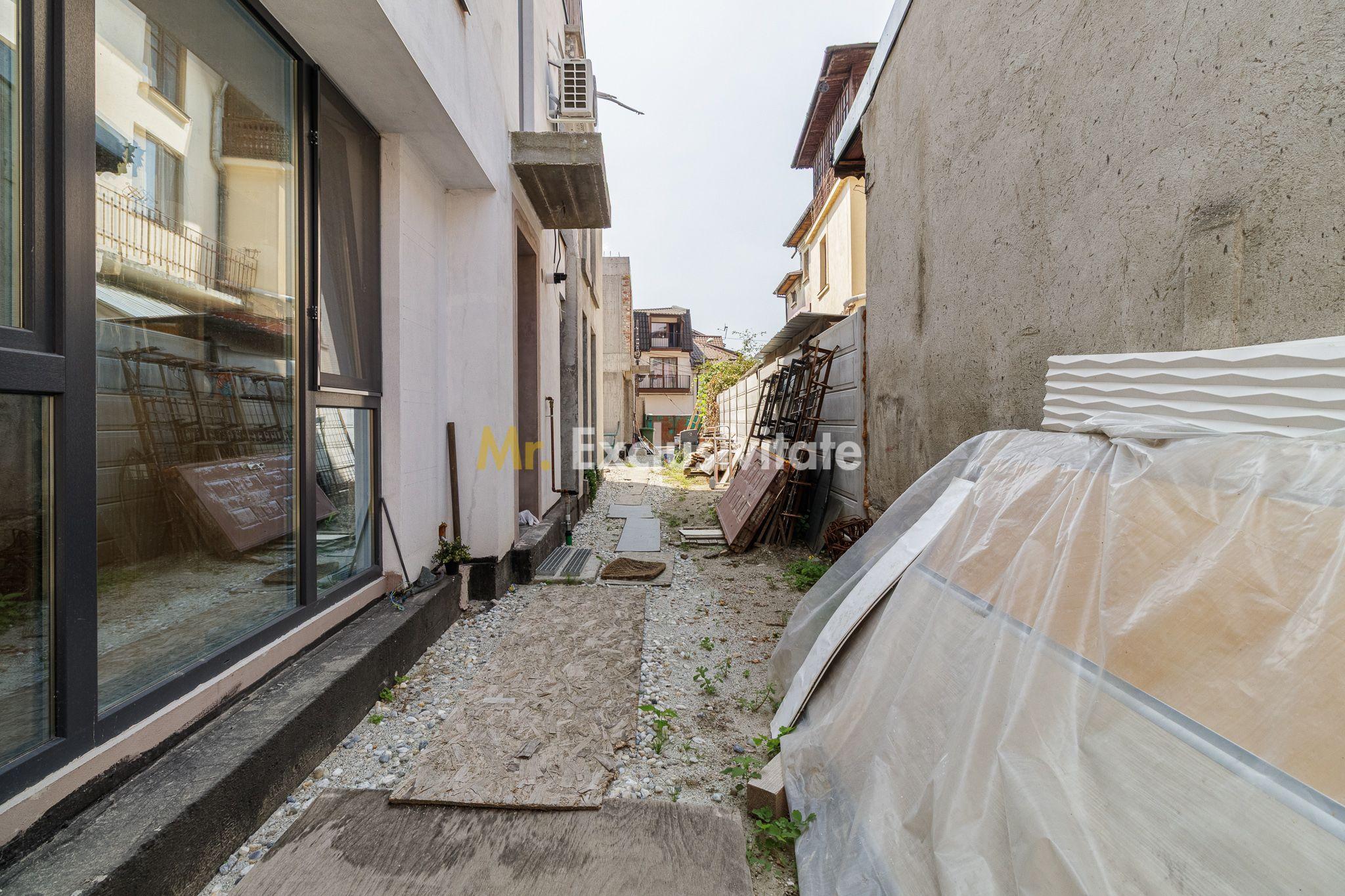Casa noua aproape de Bd Unirii - 23