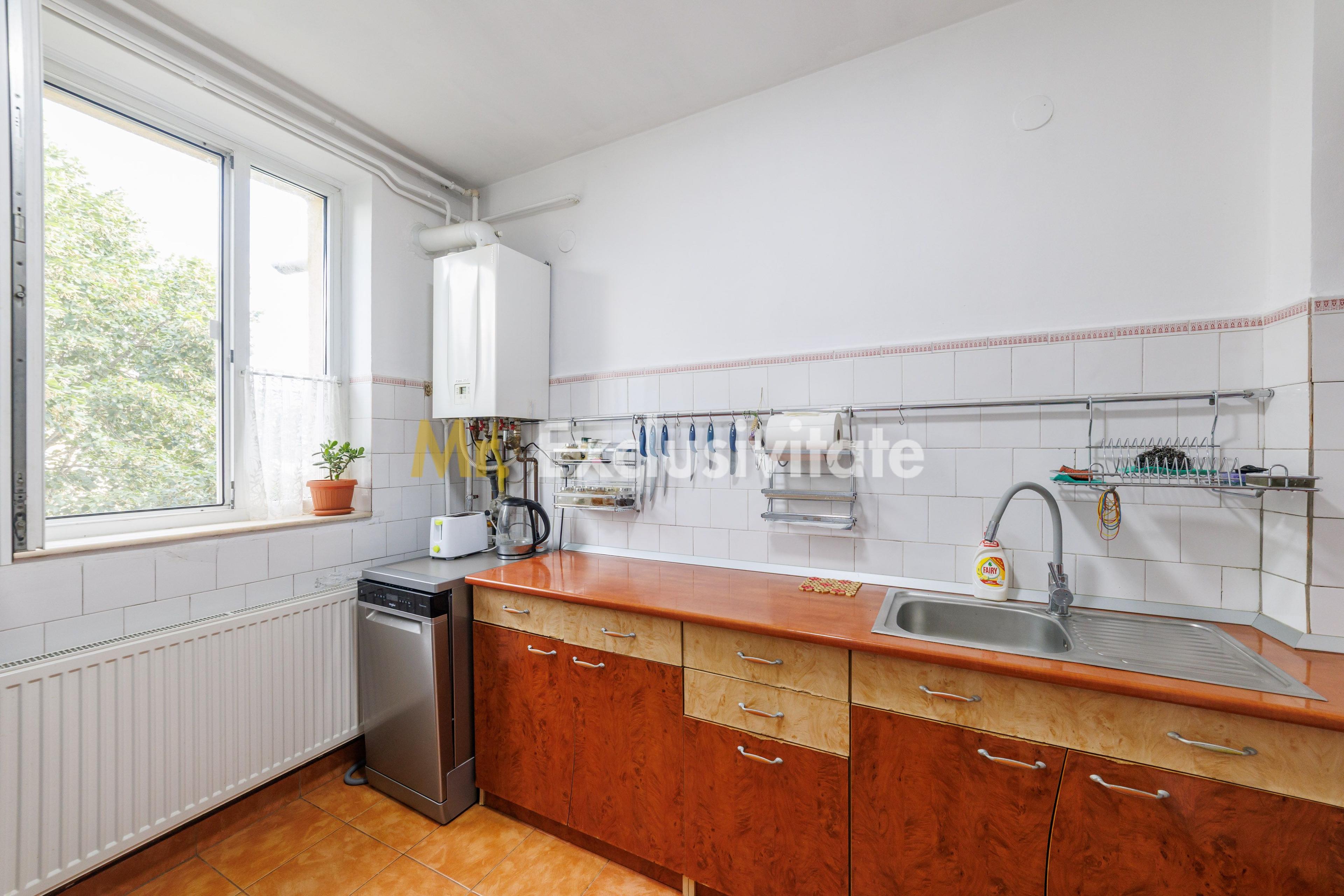 Apartament 2 camere, etaj 3, zona Traian - 12
