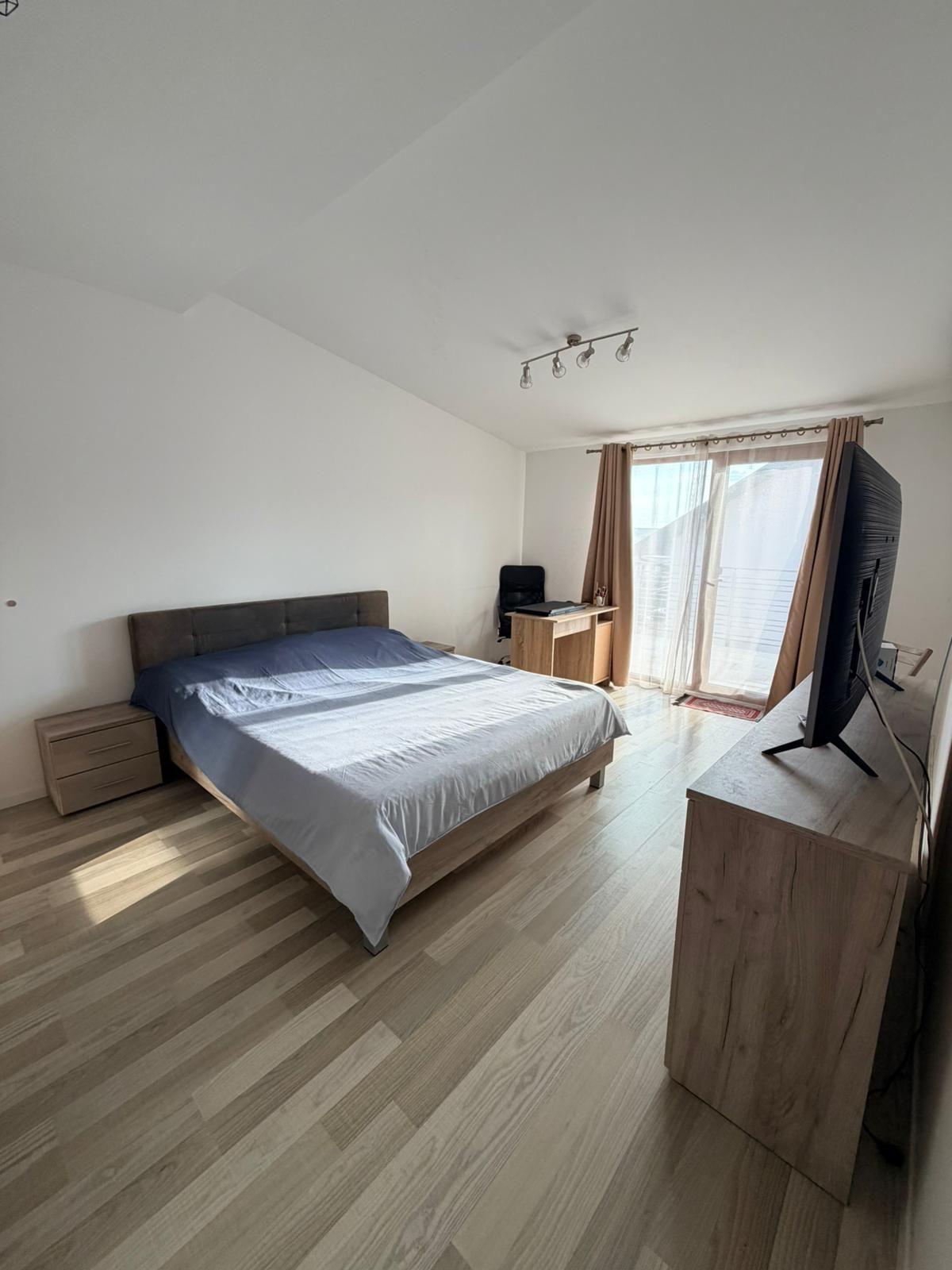Apartament 70.55 mp, complet mobilat, ultimul nivel + balcon 7.87mp - 33