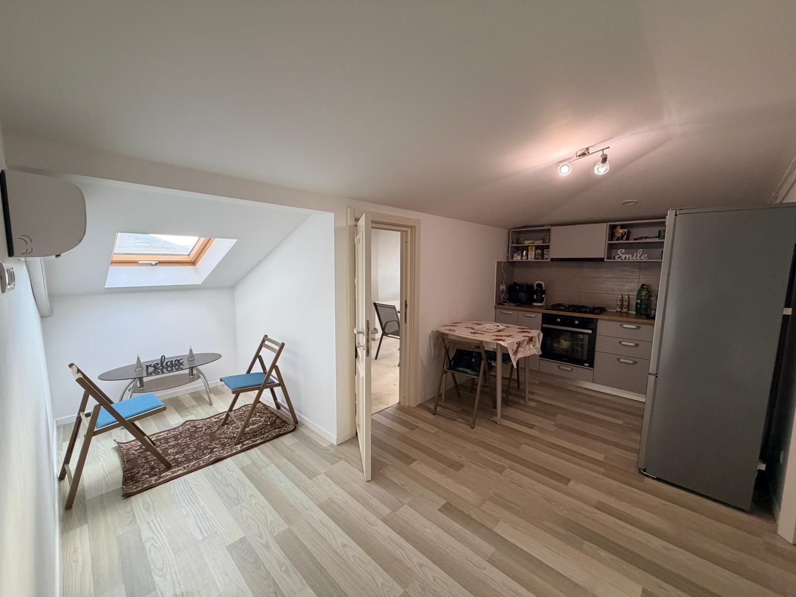 Apartament 70.55 mp, complet mobilat, ultimul nivel + balcon 7.87mp - 57