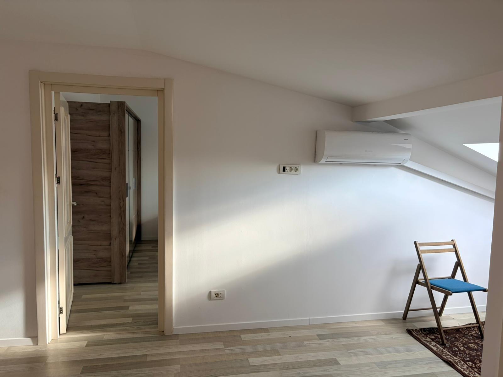Apartament 70.55 mp, complet mobilat, ultimul nivel + balcon 7.87mp - 12
