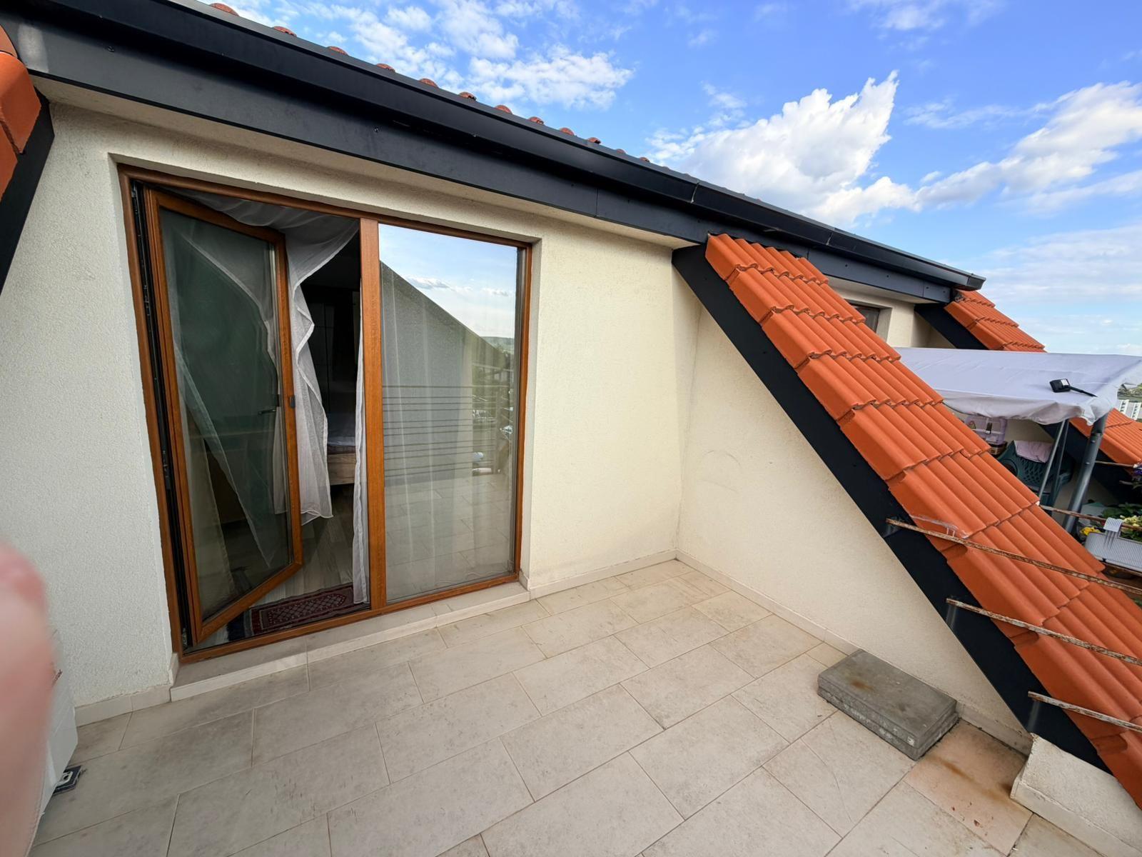 Apartament 70.55 mp, complet mobilat, ultimul nivel + balcon 7.87mp - 41