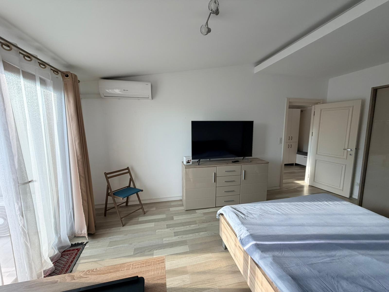 Apartament 70.55 mp, complet mobilat, ultimul nivel + balcon 7.87mp - 34