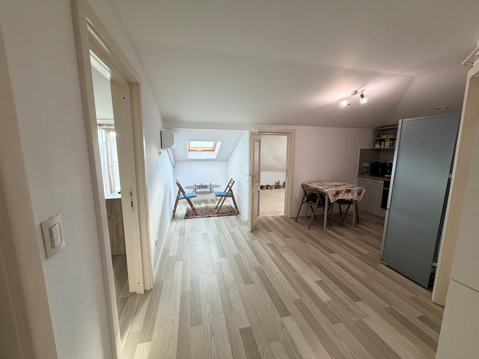 Apartament 70.55 mp, complet mobilat, ultimul nivel + balcon 7.87mp - 55