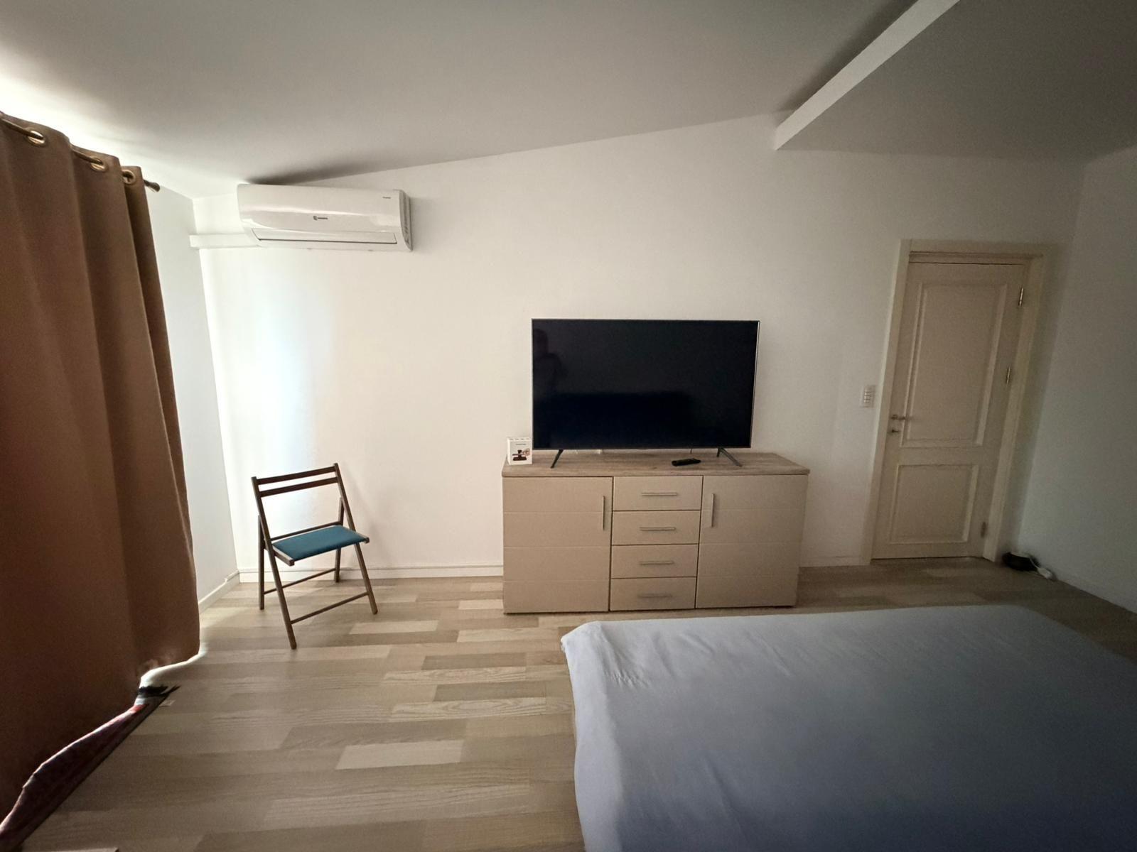 Apartament 70.55 mp, complet mobilat, ultimul nivel + balcon 7.87mp - 27
