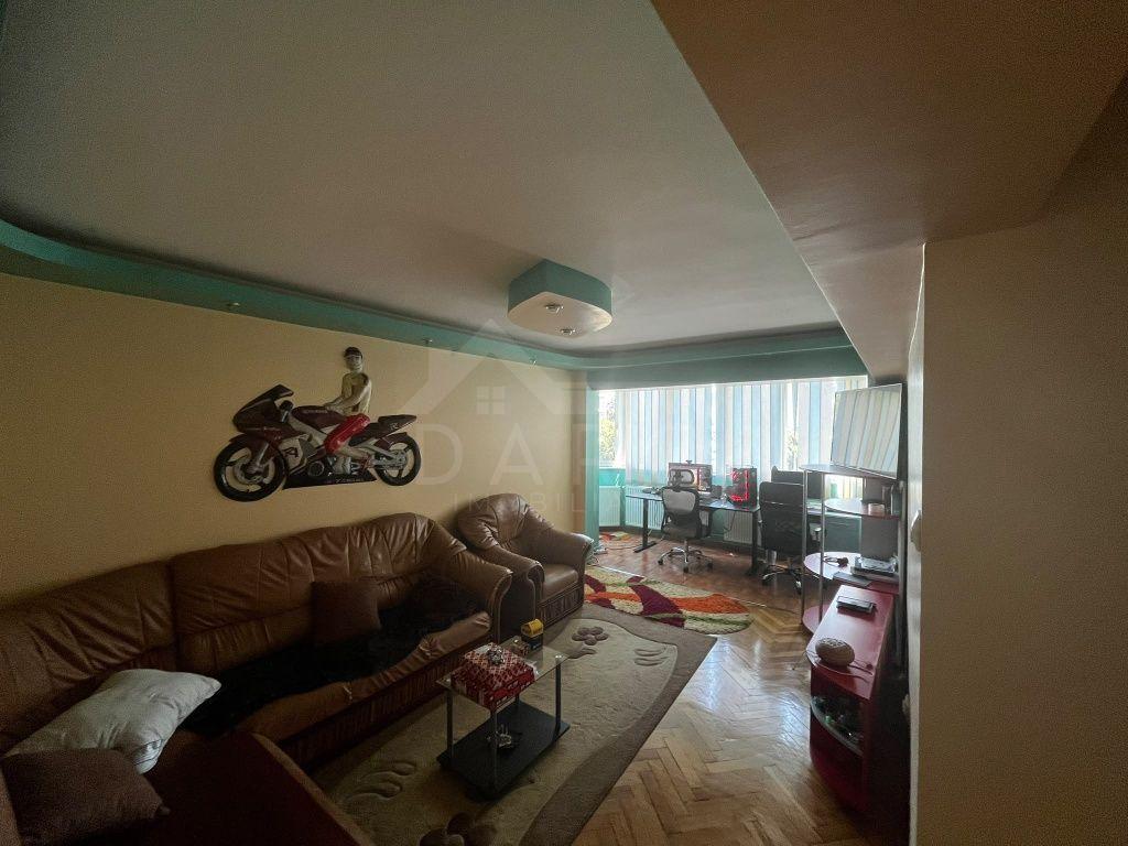 Inchiriem apartament cu 2 camere - 1