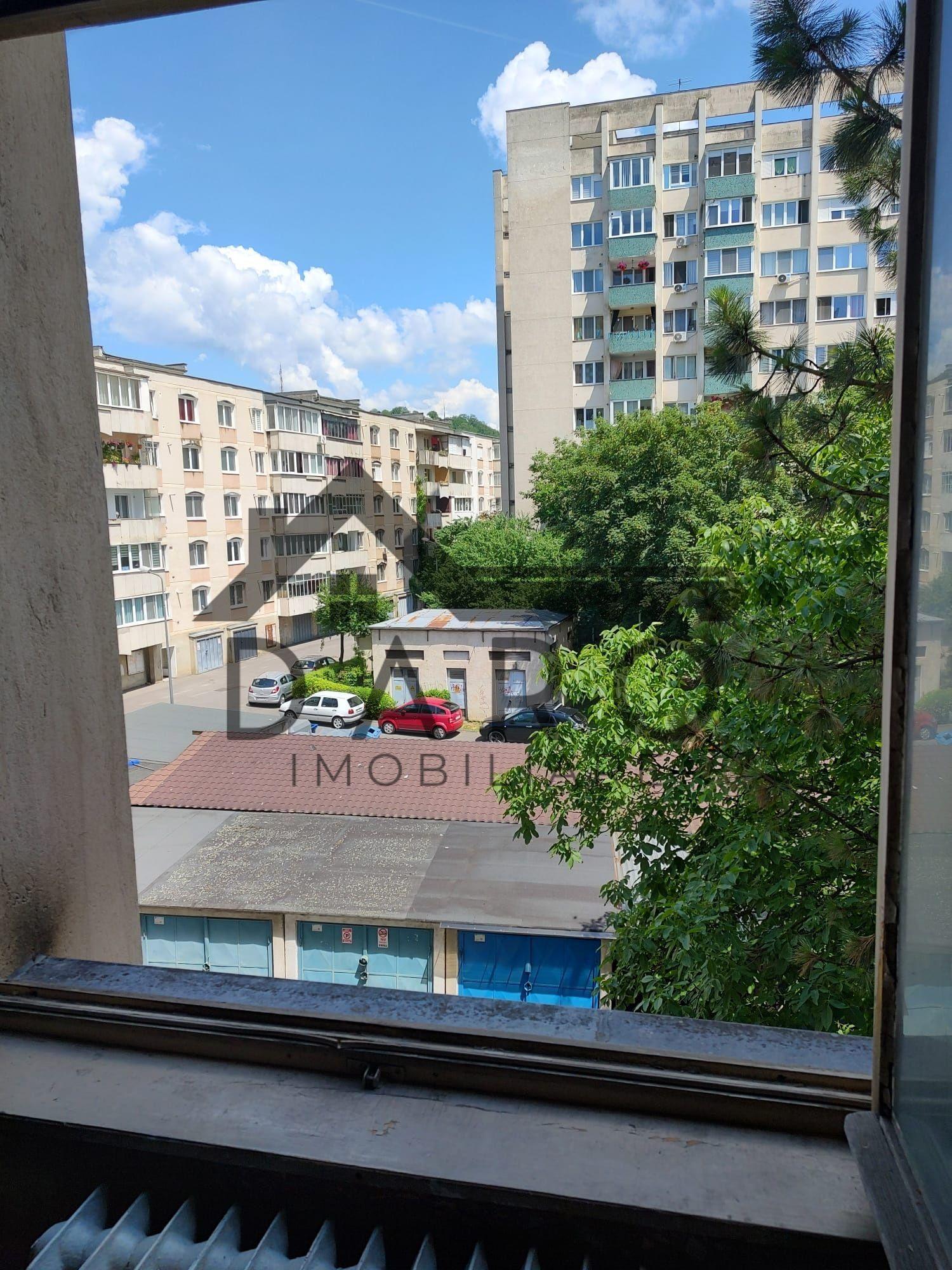 De vânzare apartament 2 camere, 50 mp, etaj 3/10, Str. Brașovului – Tudor, lângă Complex Dacia - 1