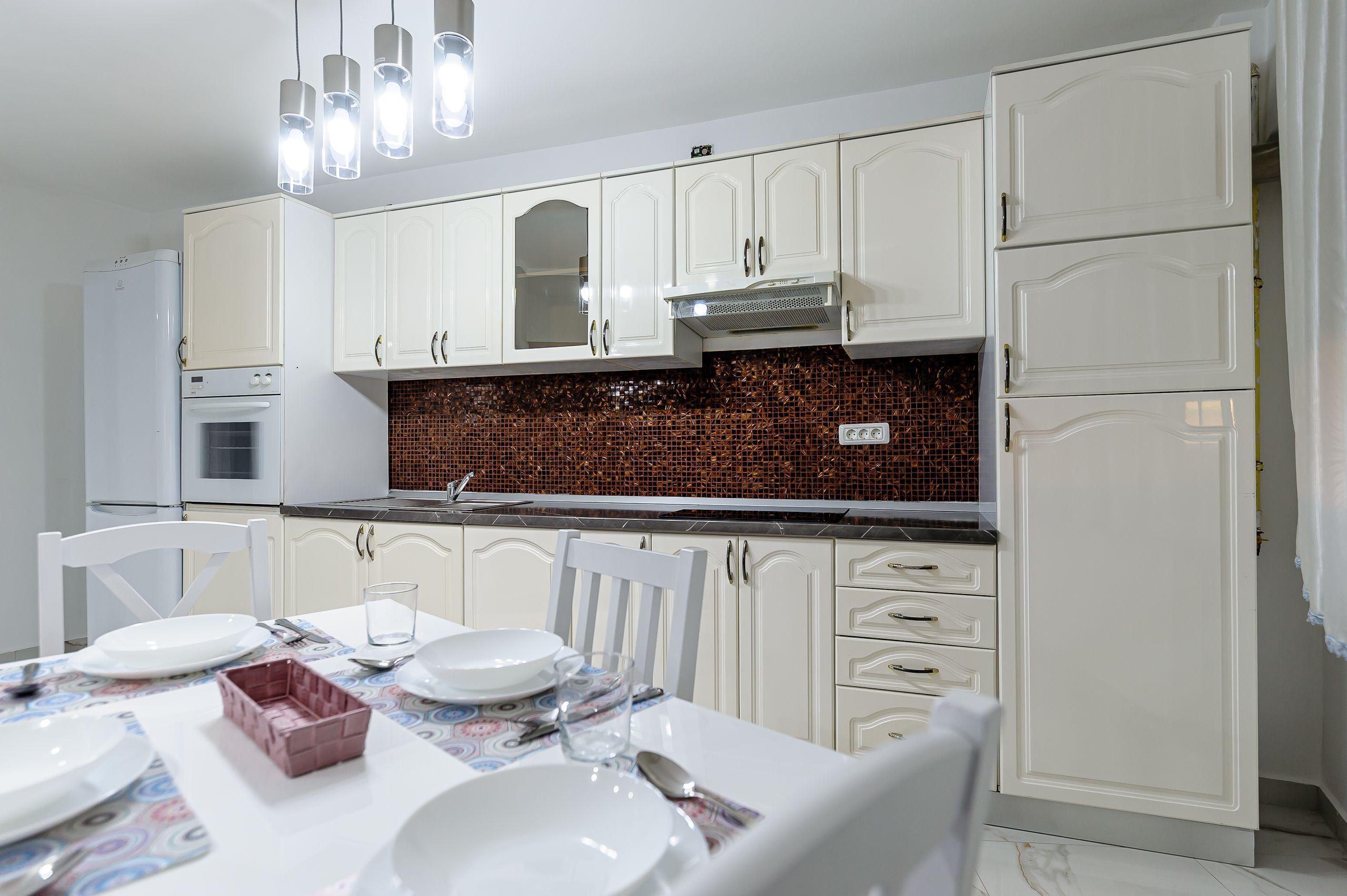 Apartament modern -3 camere, zona Intim - 2