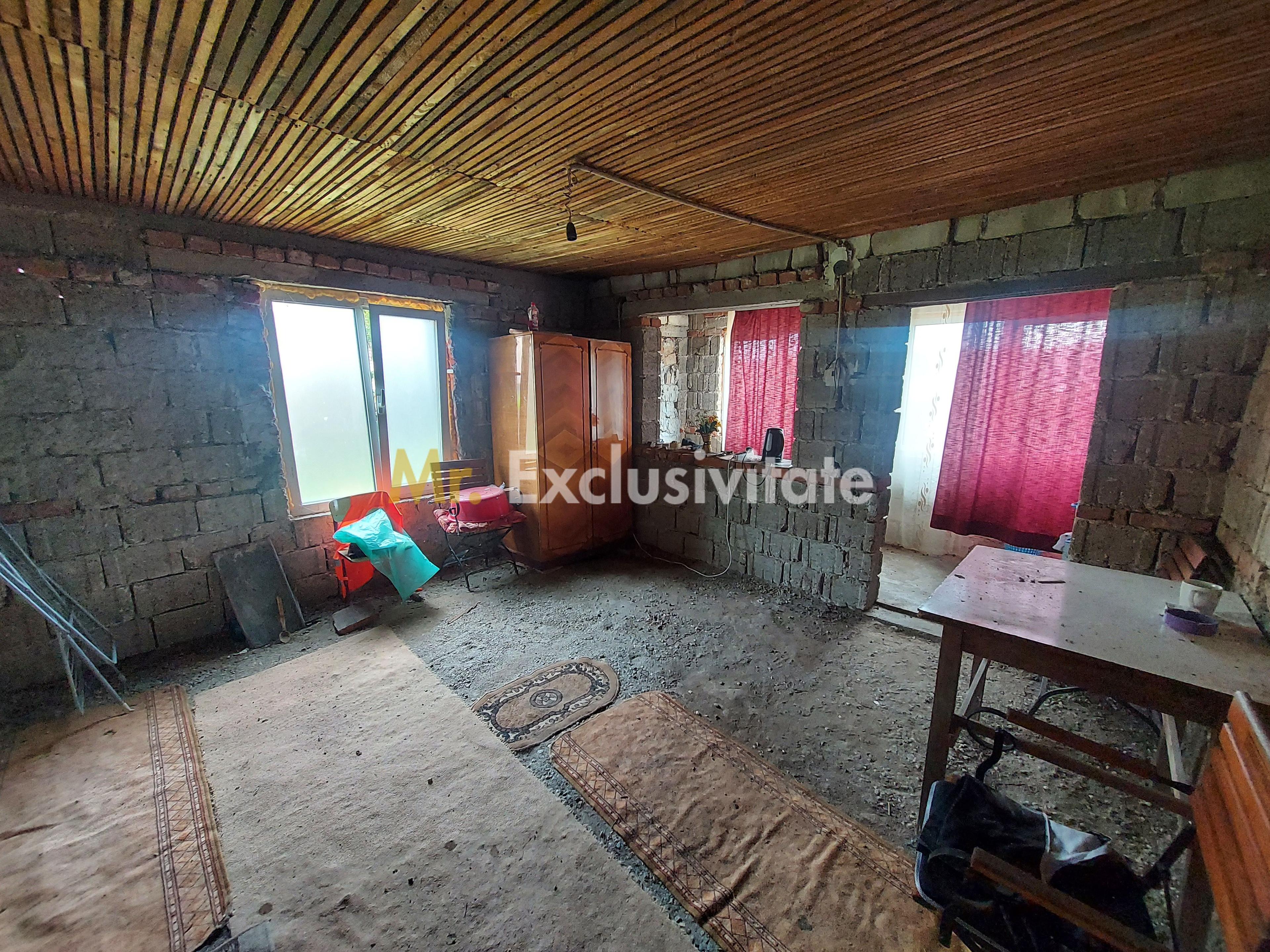 Casa de terminat in Bascov-Valea Ursului, Strada Salcamilor - 5