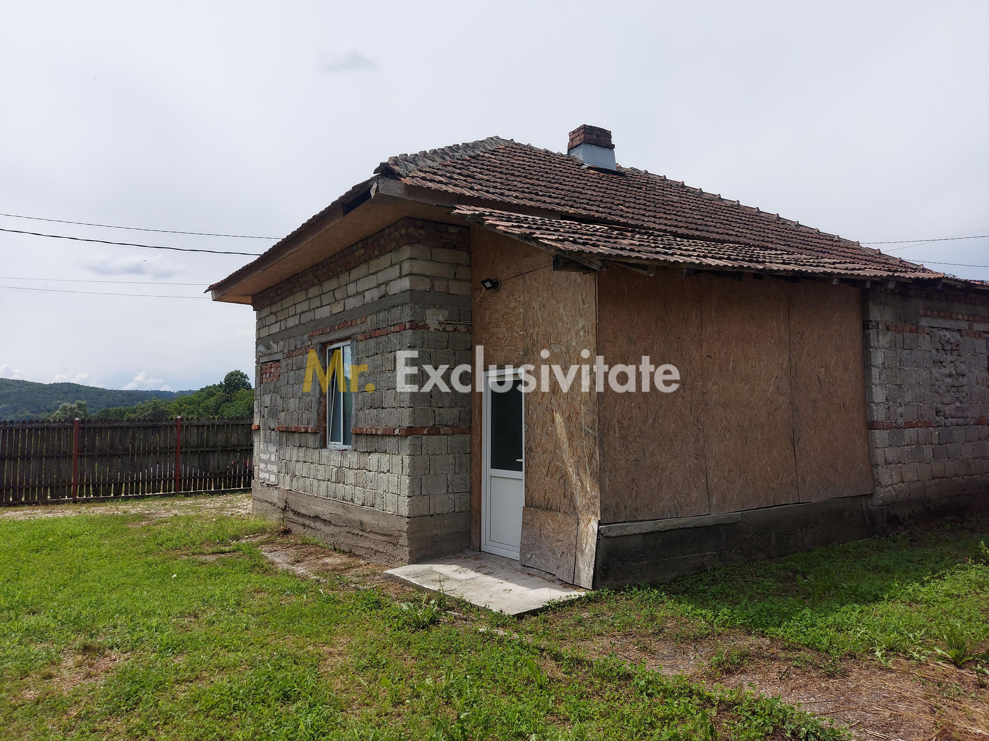 Casa de terminat in Bascov-Valea Ursului, Strada Salcamilor - 1
