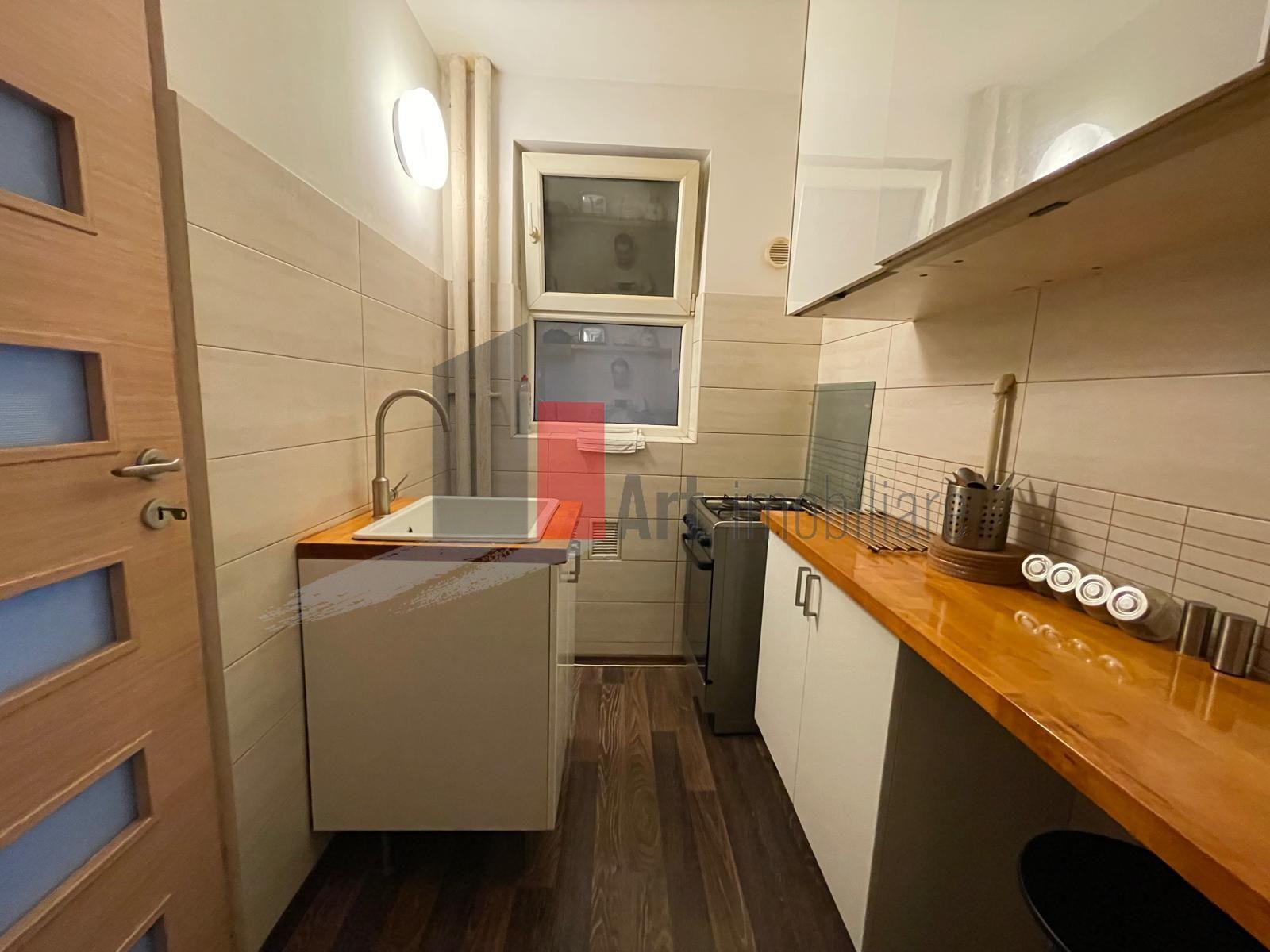 APARTAMENT 2 CAMERE -SALA PALATULUI - 12