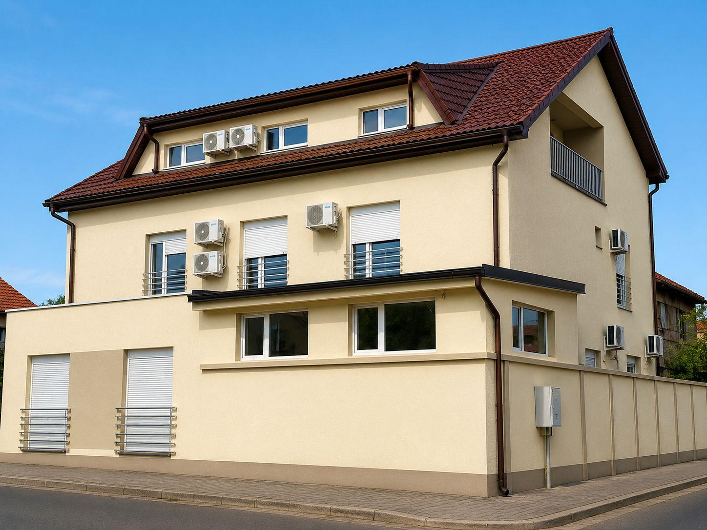 Vand pensiune angajati 15 camere strada Mures - 2