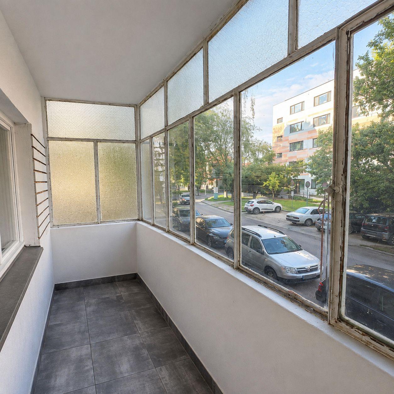 Apartament decomandat cu 3 camere și 2 băi, zona Complex Studențesc - 10