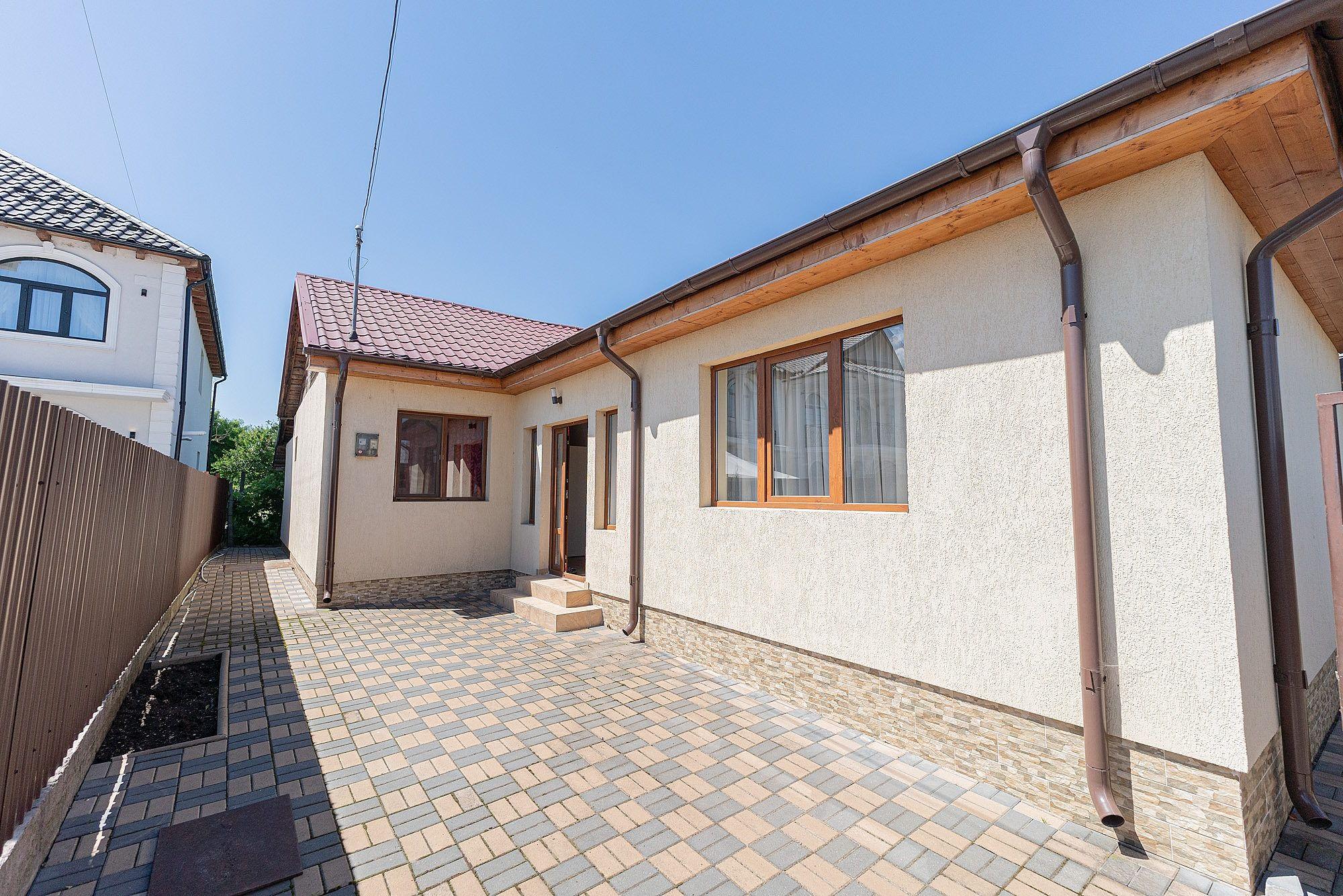 Casă 3 camere, 368mp teren, supr. utila 90mp, pe str. Focșa din Tecuci - 1