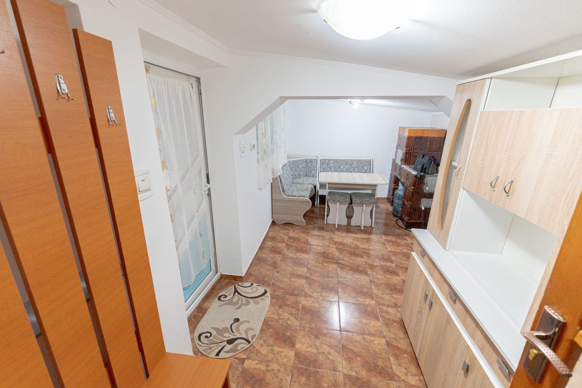 Casă cu 5 camere, complet renovată cu teren 920 mp în Tecuci - 8