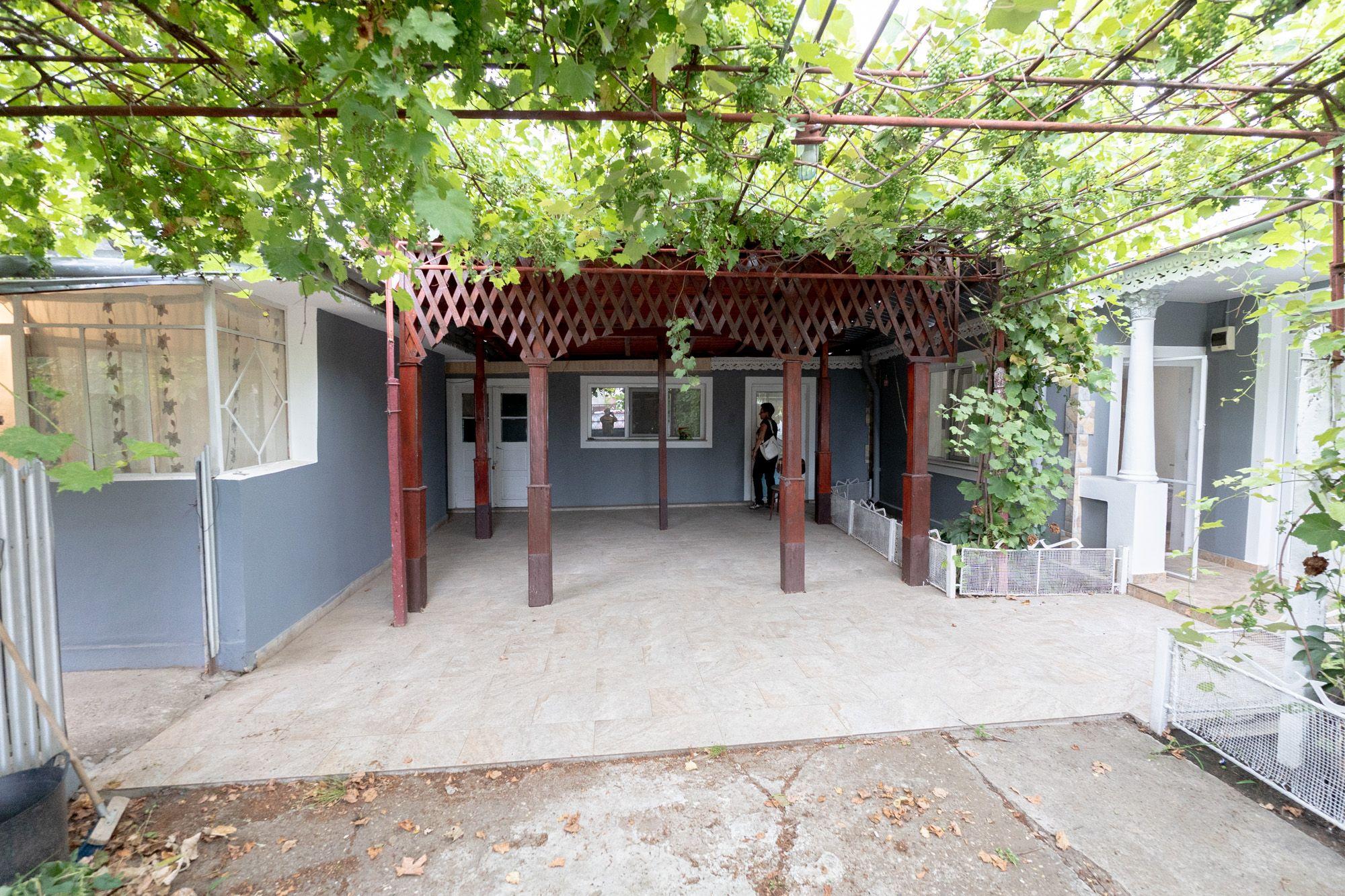 Casă cu 5 camere, complet renovată cu teren 920 mp în Tecuci - 5