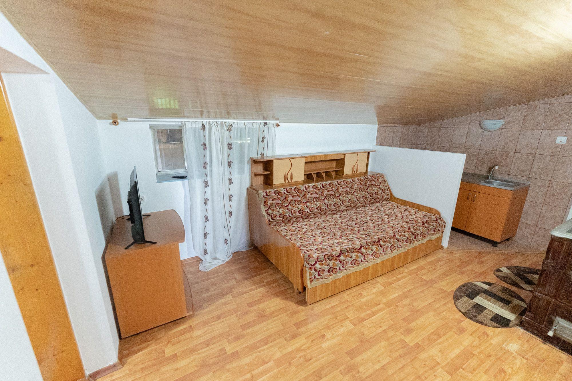 Casă cu 5 camere, complet renovată cu teren 920 mp în Tecuci - 13