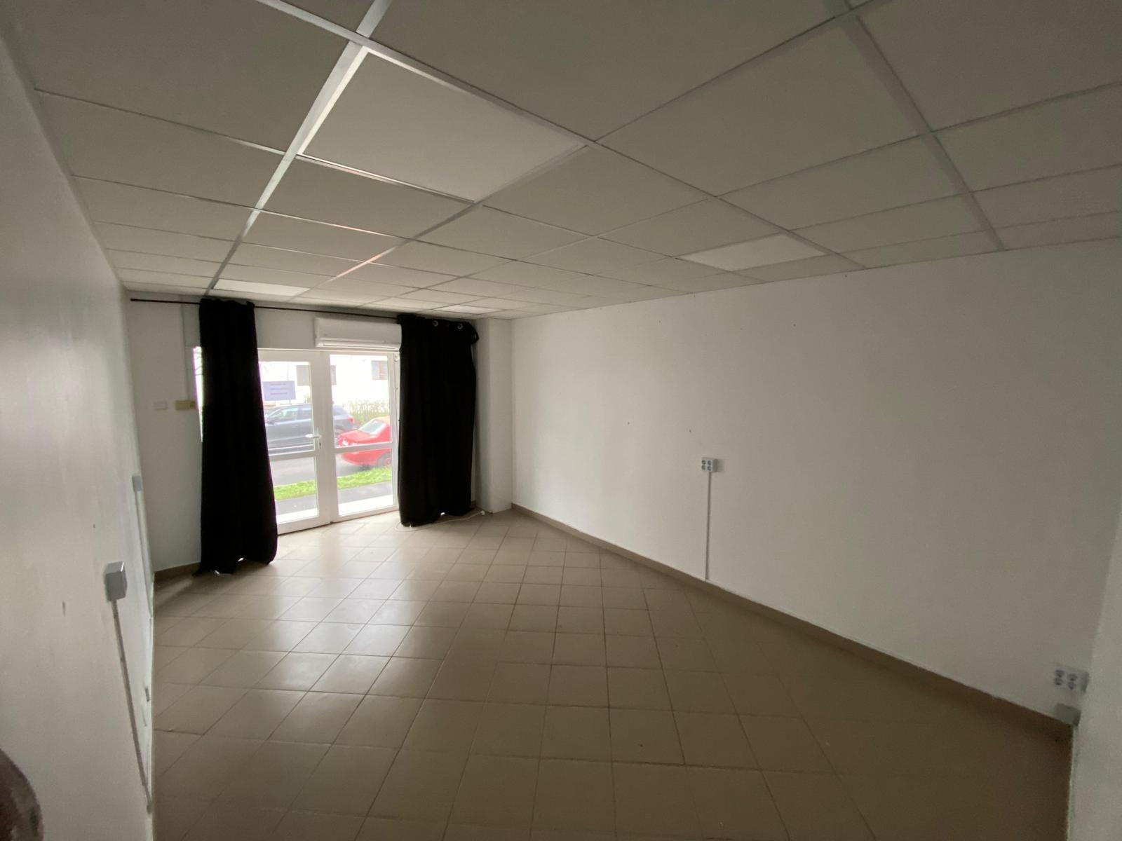 De vanzare/inchiriat spatiu comercial Siderurgistilor 82.000 euro/2500 lei - 9