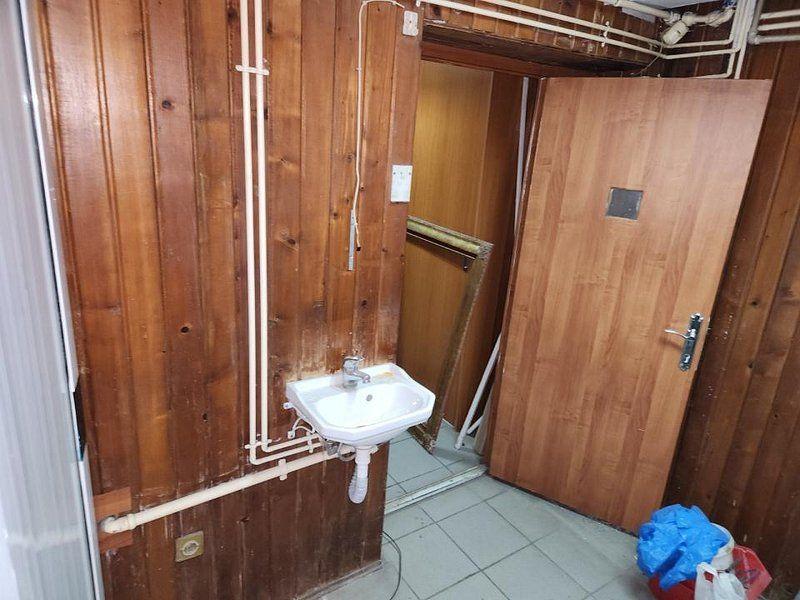 Stirbri Voda spatiu birou 82 mp - 7