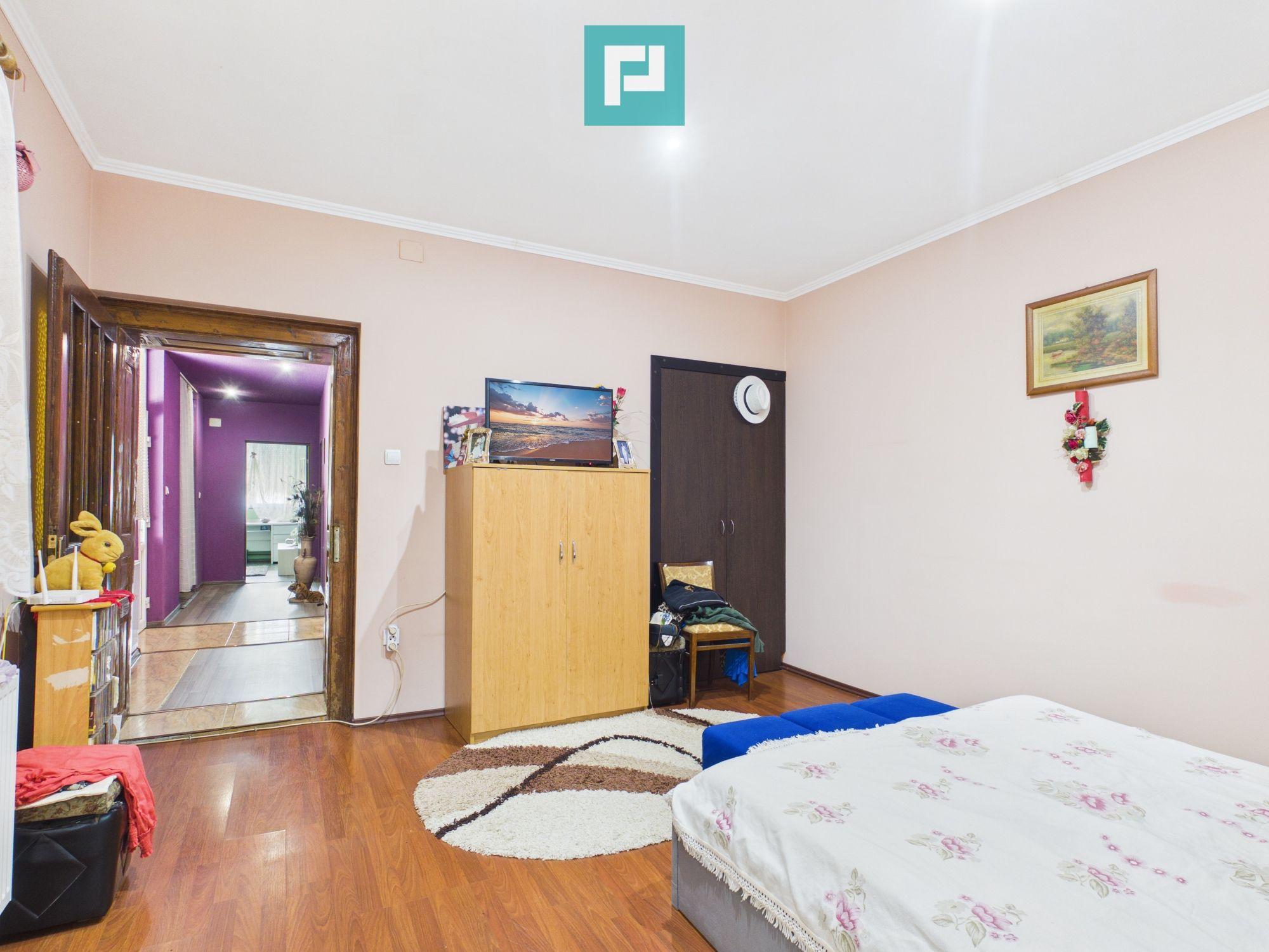 Casă cu 4 camere și teren de 1.910 mp în Macea - 10