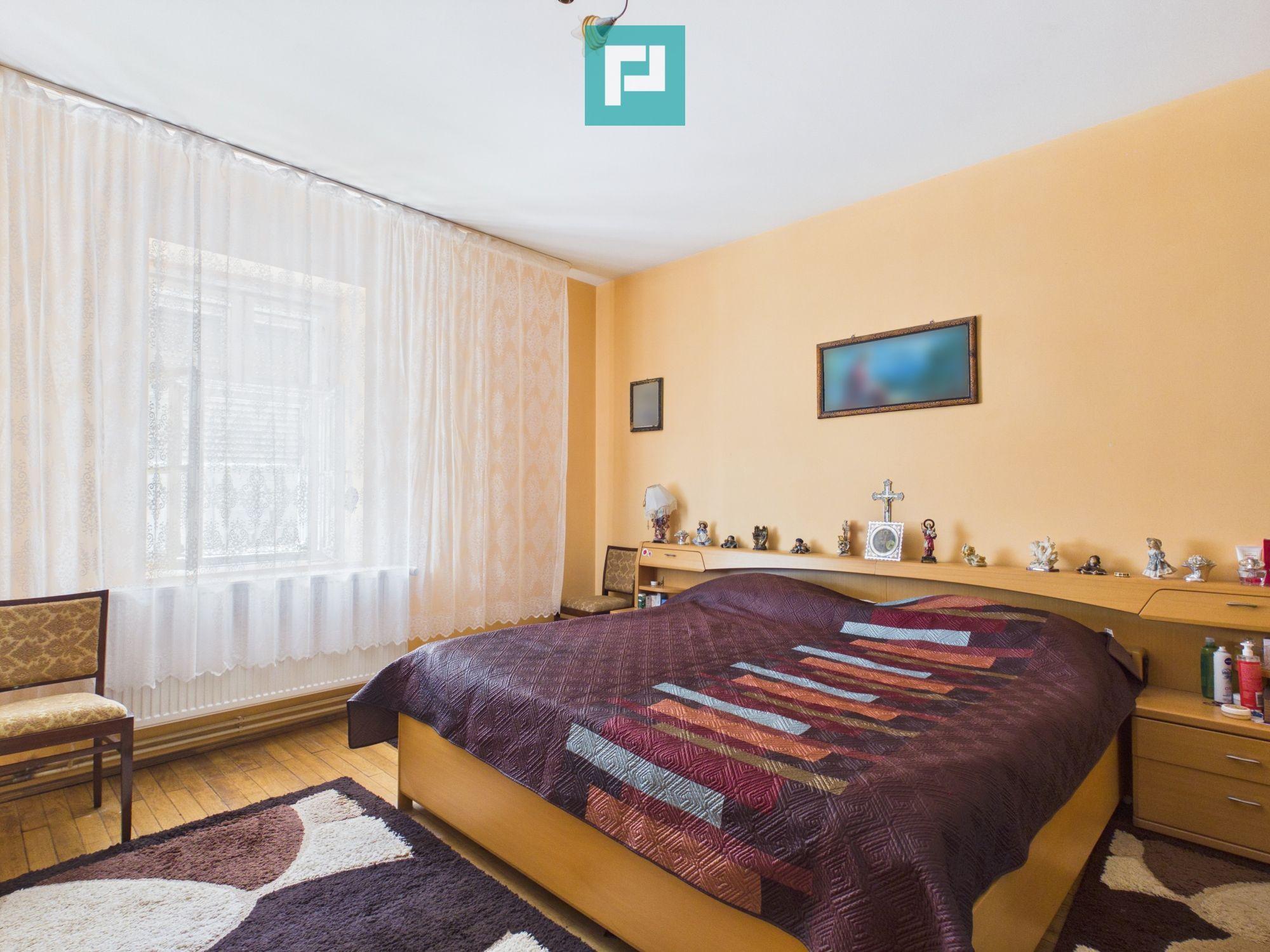 Casă cu 4 camere și teren de 1.910 mp în Macea - 12