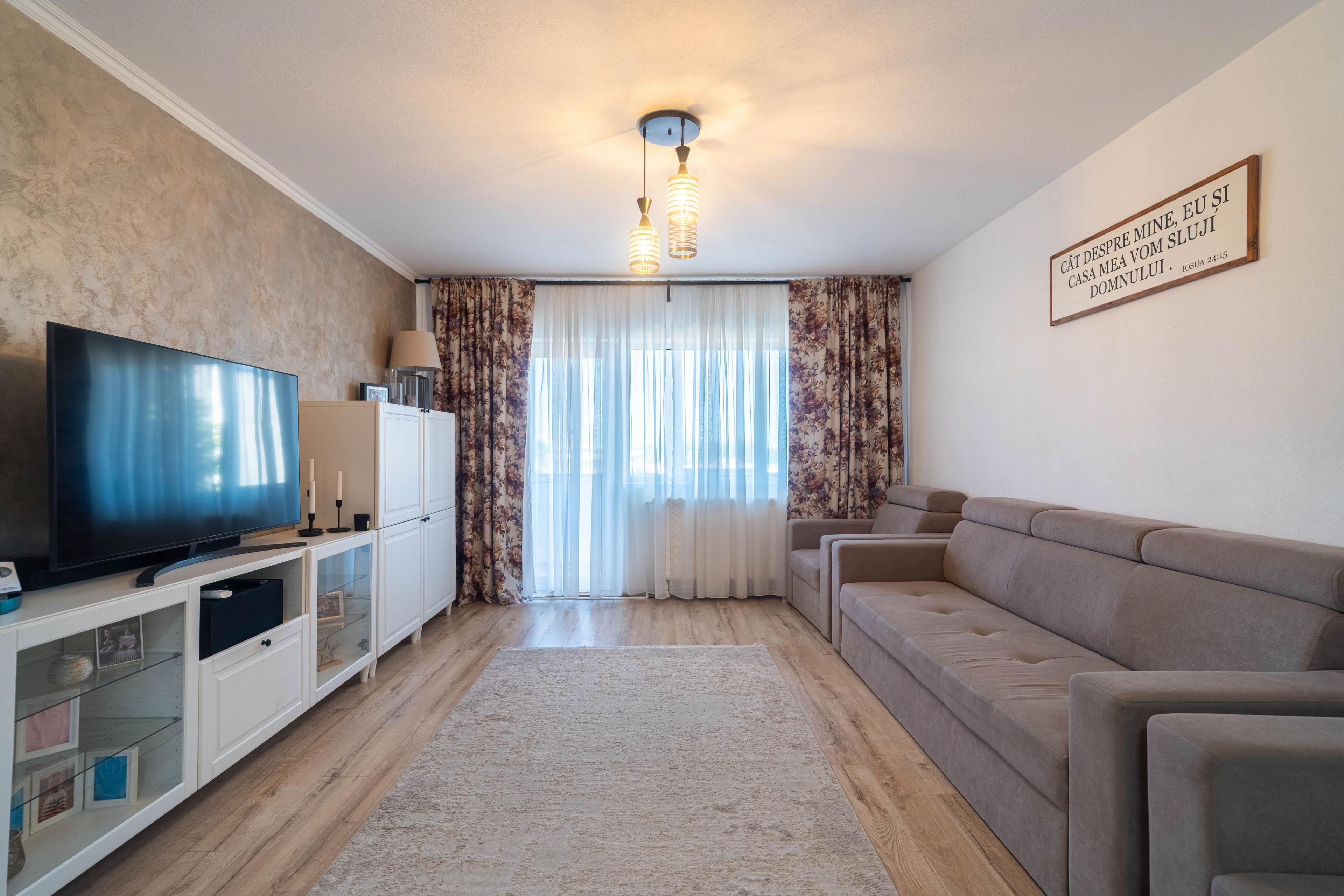 Apartament 5 camere Vlaicu – Renovat, 2 băi, centrală proprie - 1