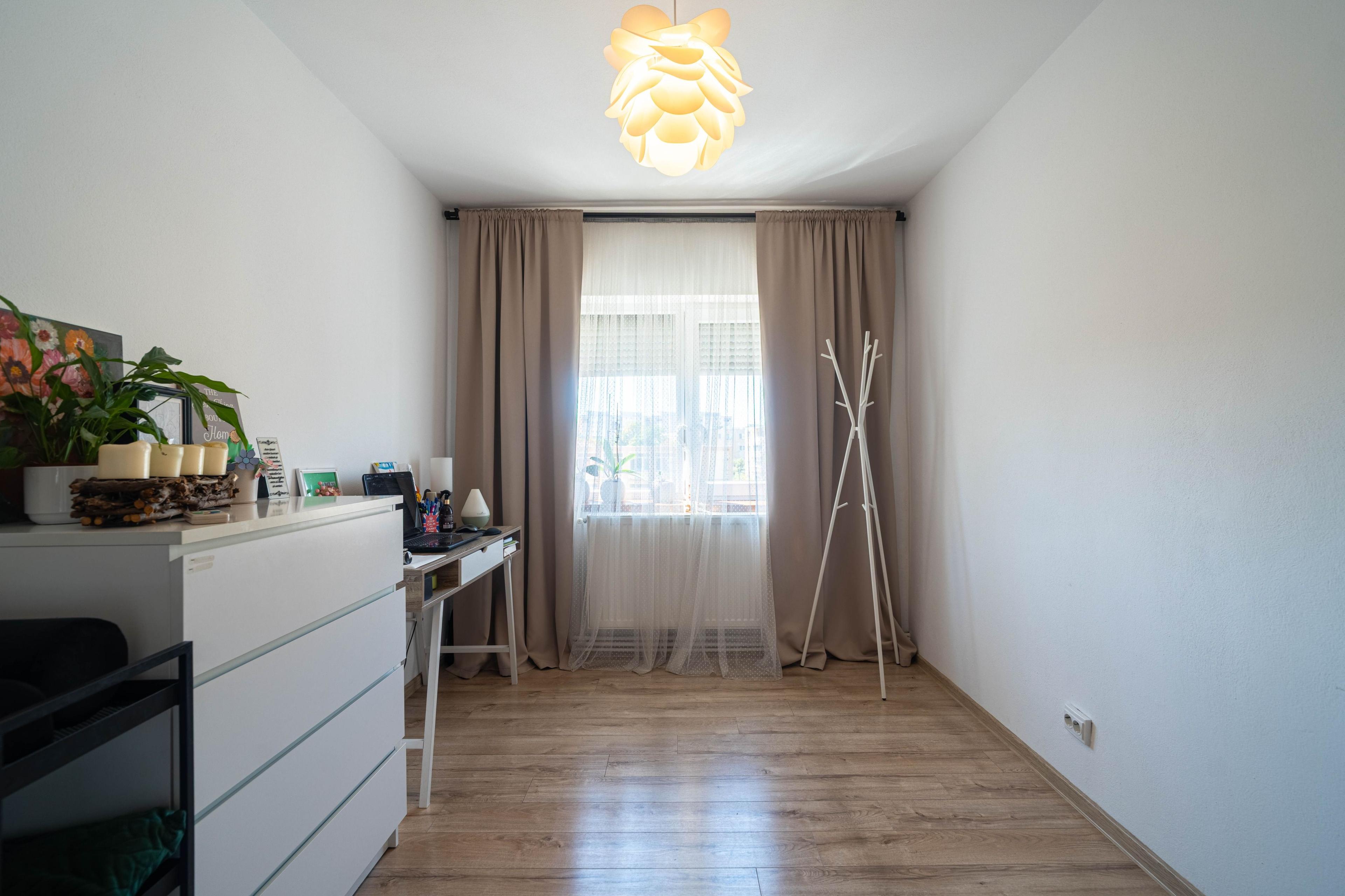 Apartament 5 camere Vlaicu – Renovat, 2 băi, centrală proprie - 8